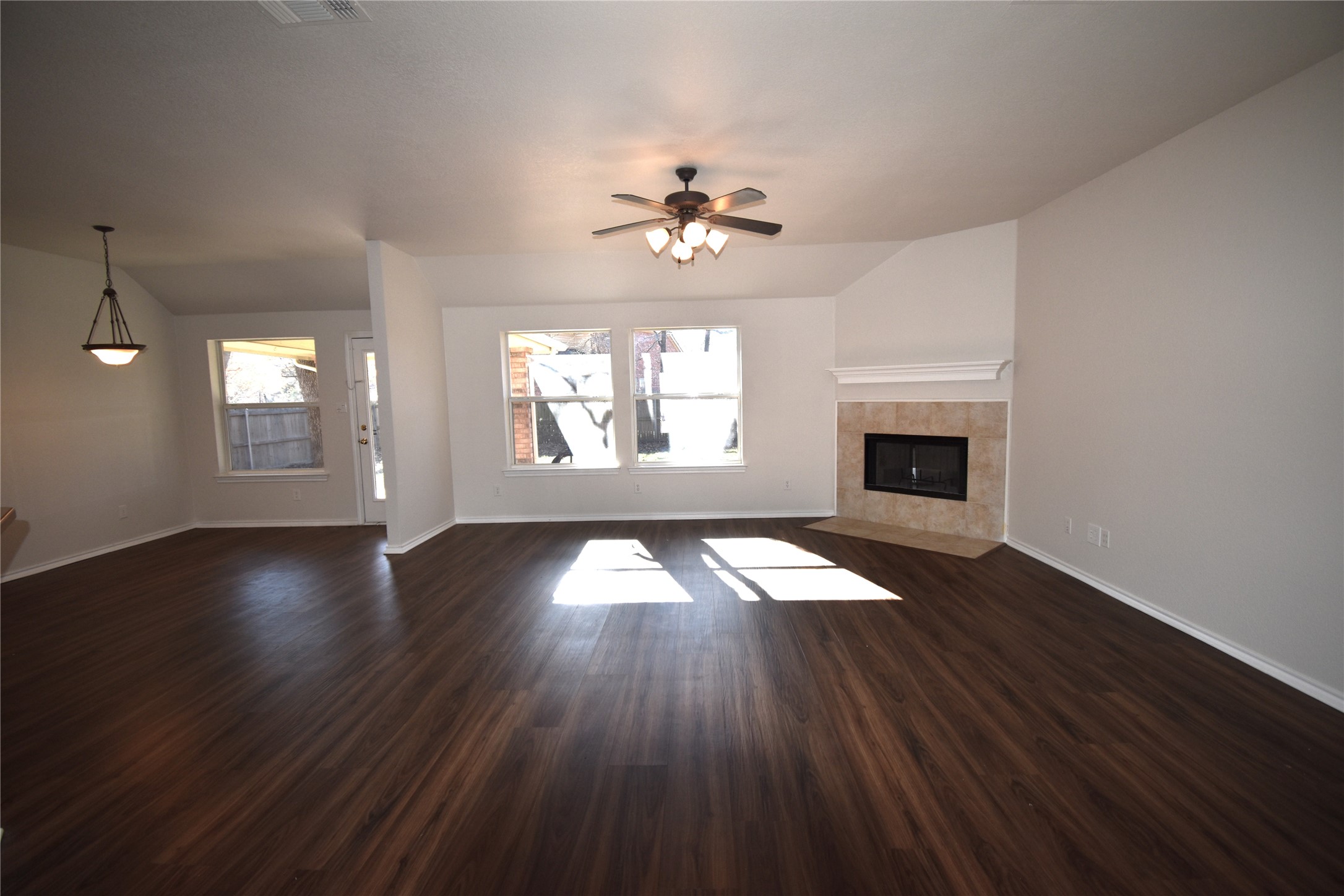 808 Royal Oak Lane Burleson TX 76028