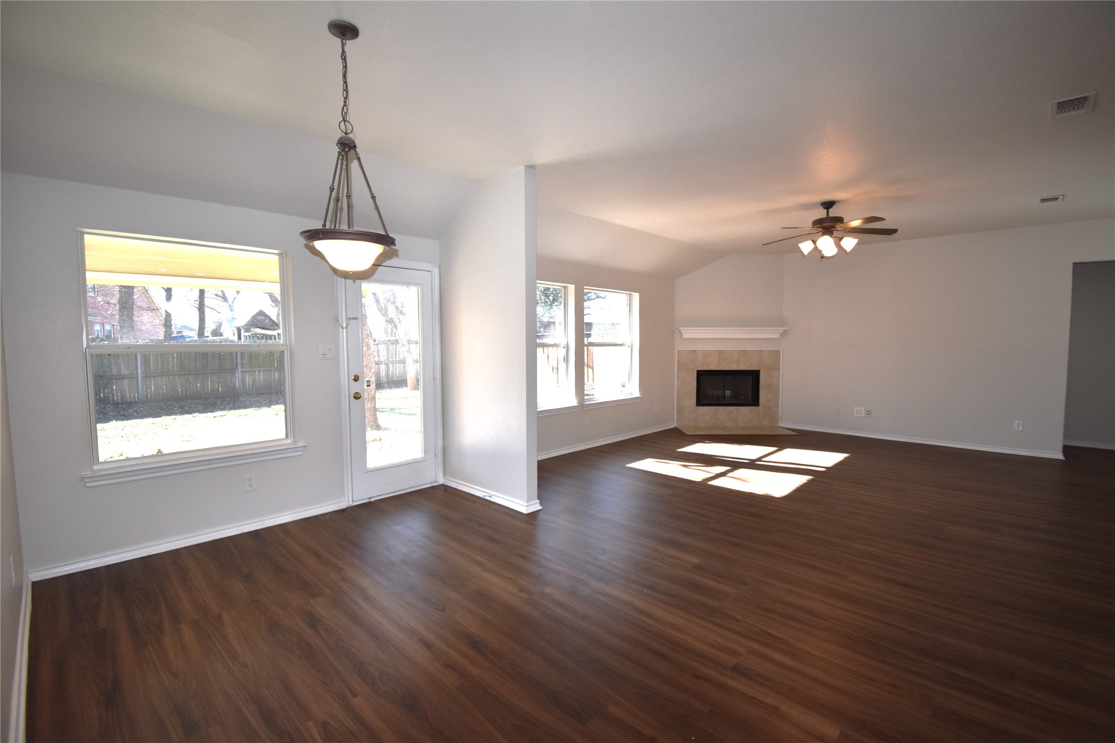 808 Royal Oak Lane Burleson TX 76028