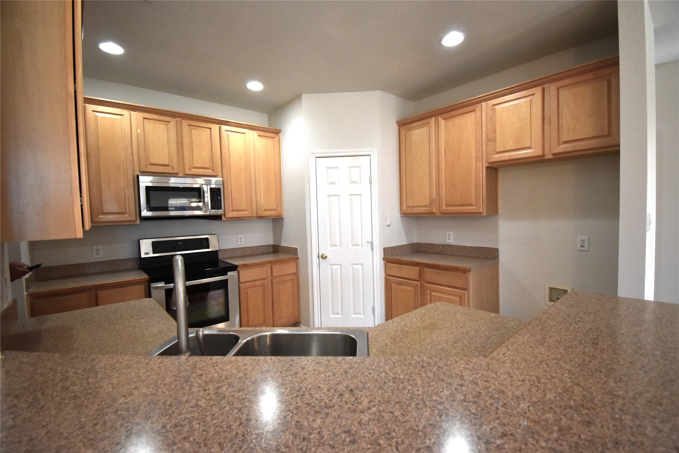 808 Royal Oak Lane Burleson TX 76028