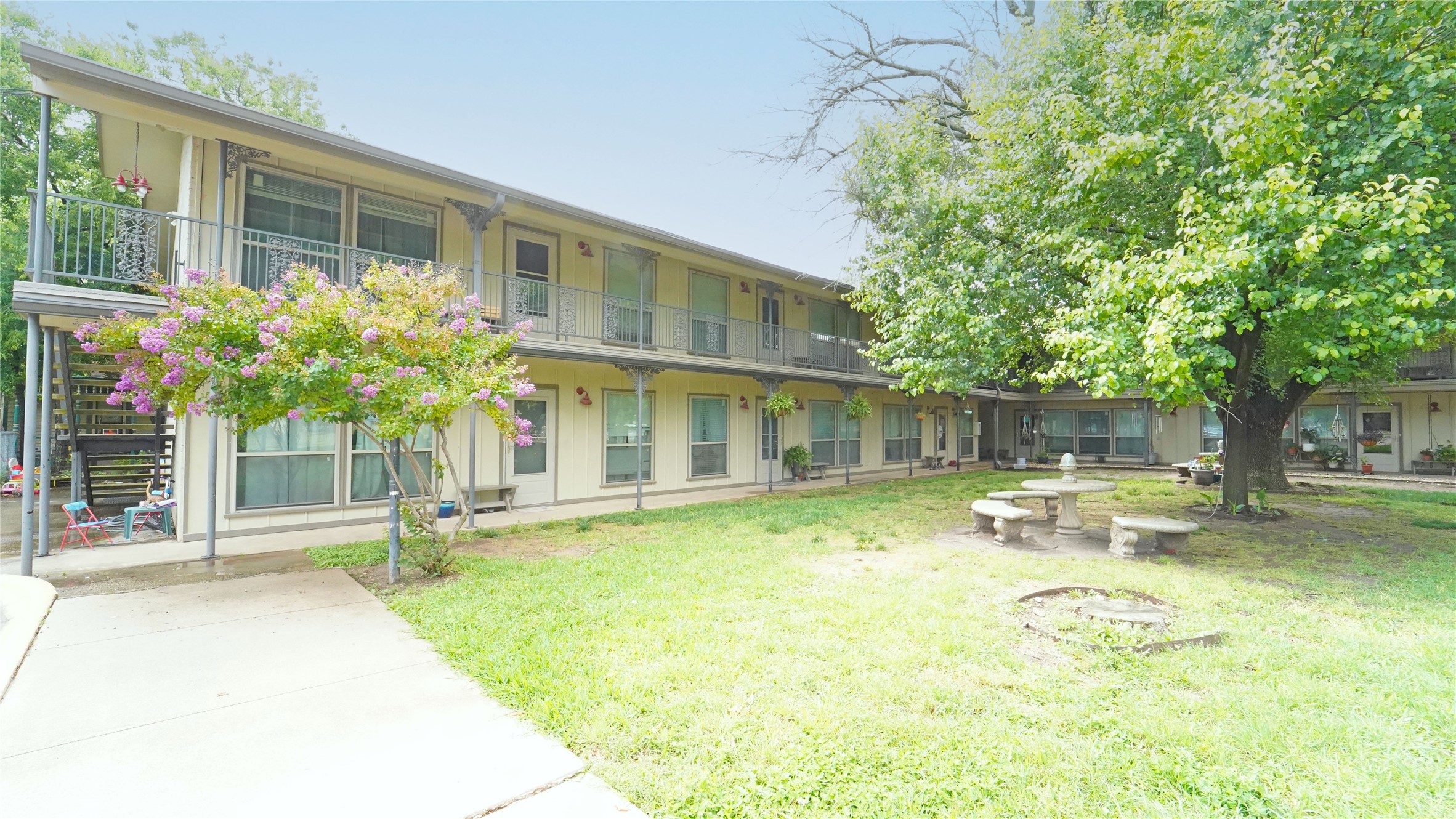 202 E Oak Street Weatherford TX 76086