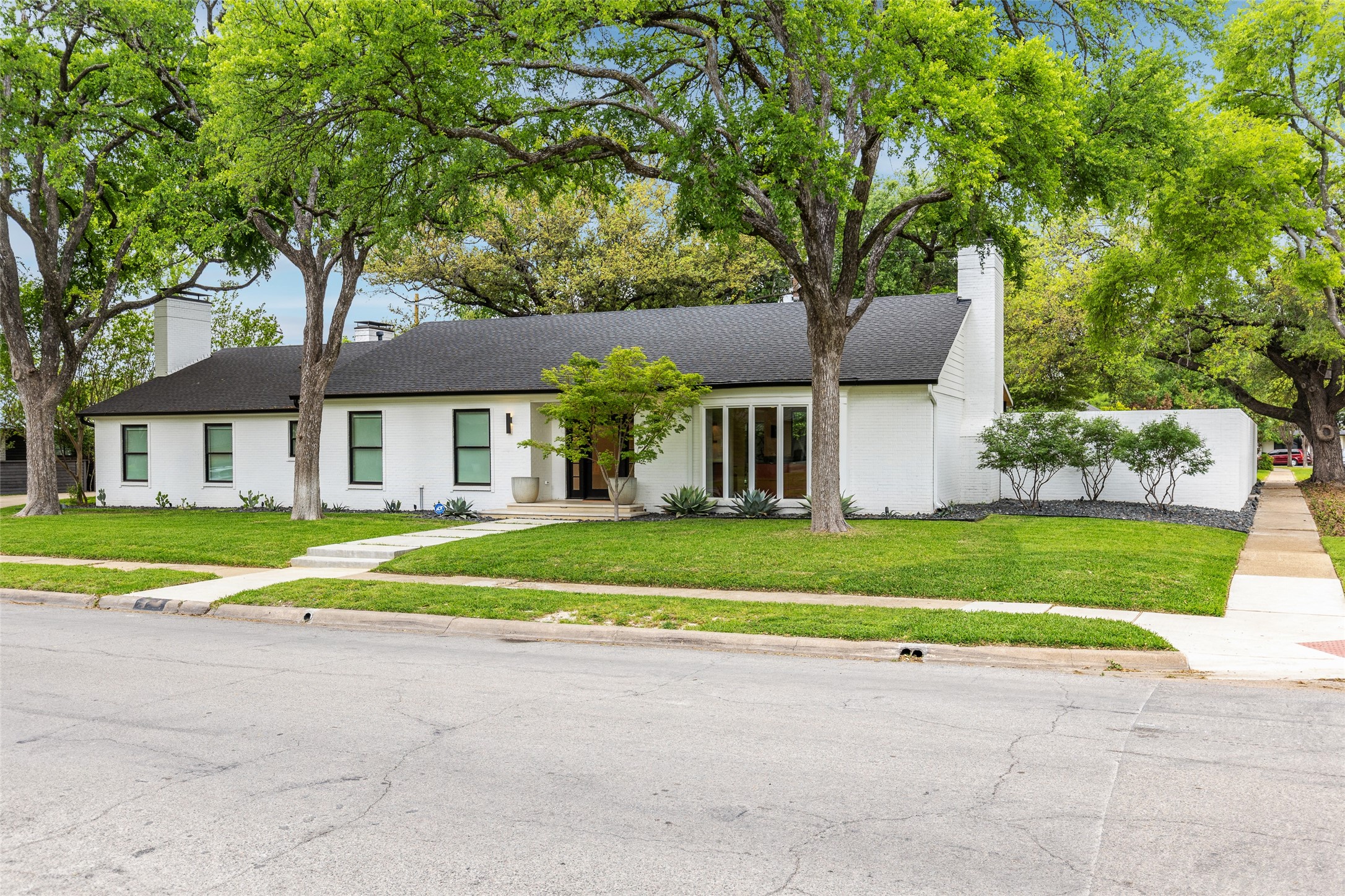 5239 Edmondson Avenue Dallas TX 75209