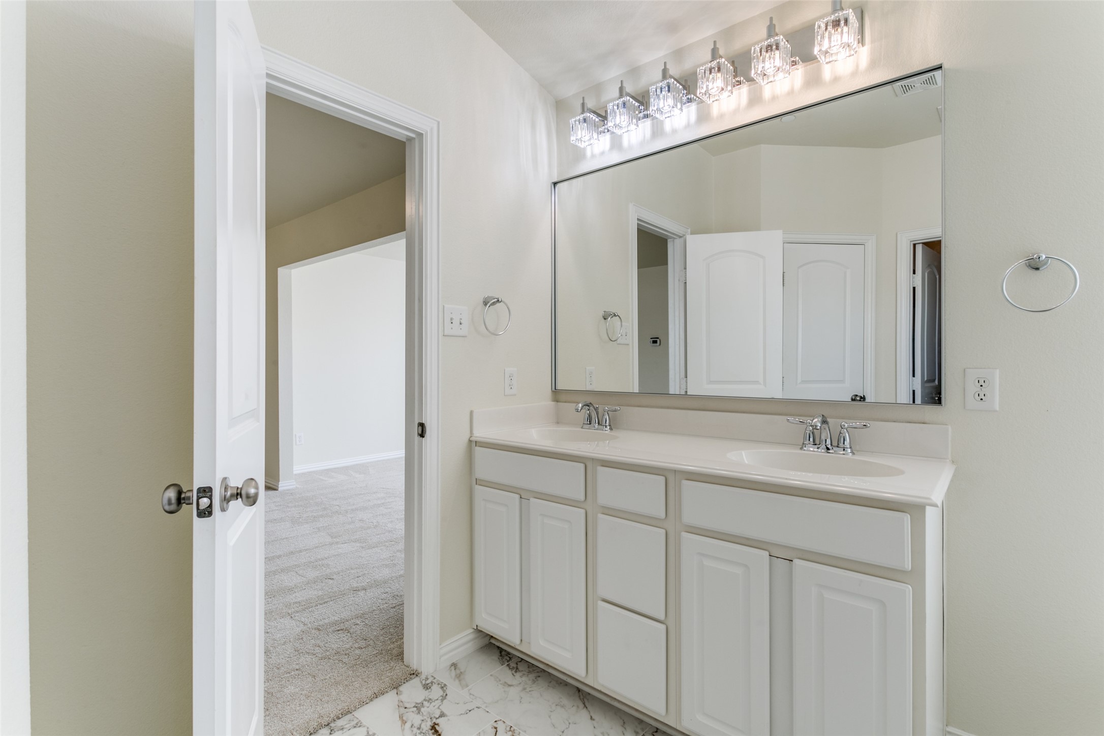 2594 Jacobson Drive Lewisville TX 75067