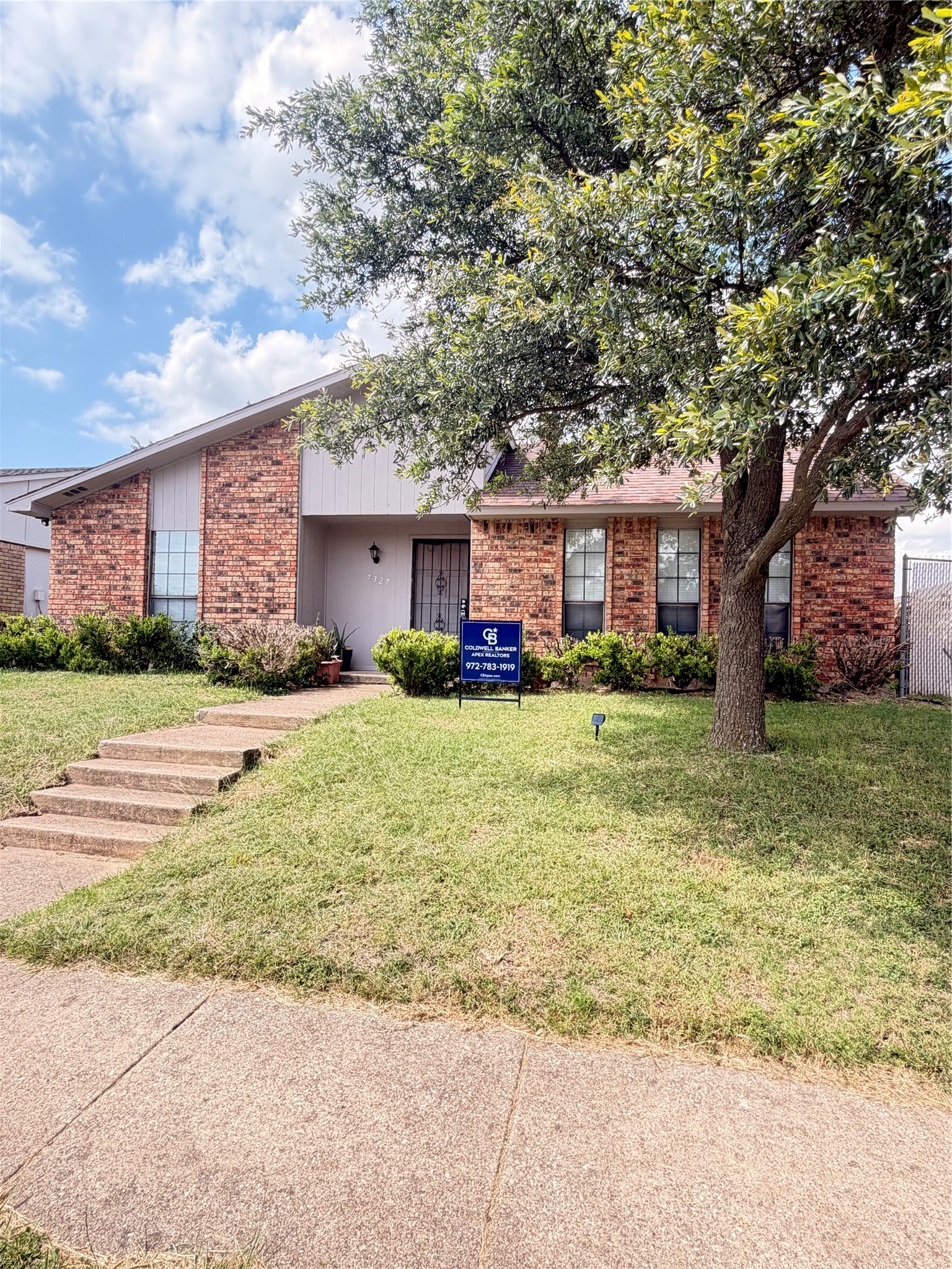7327 Cave Drive Dallas TX 75249