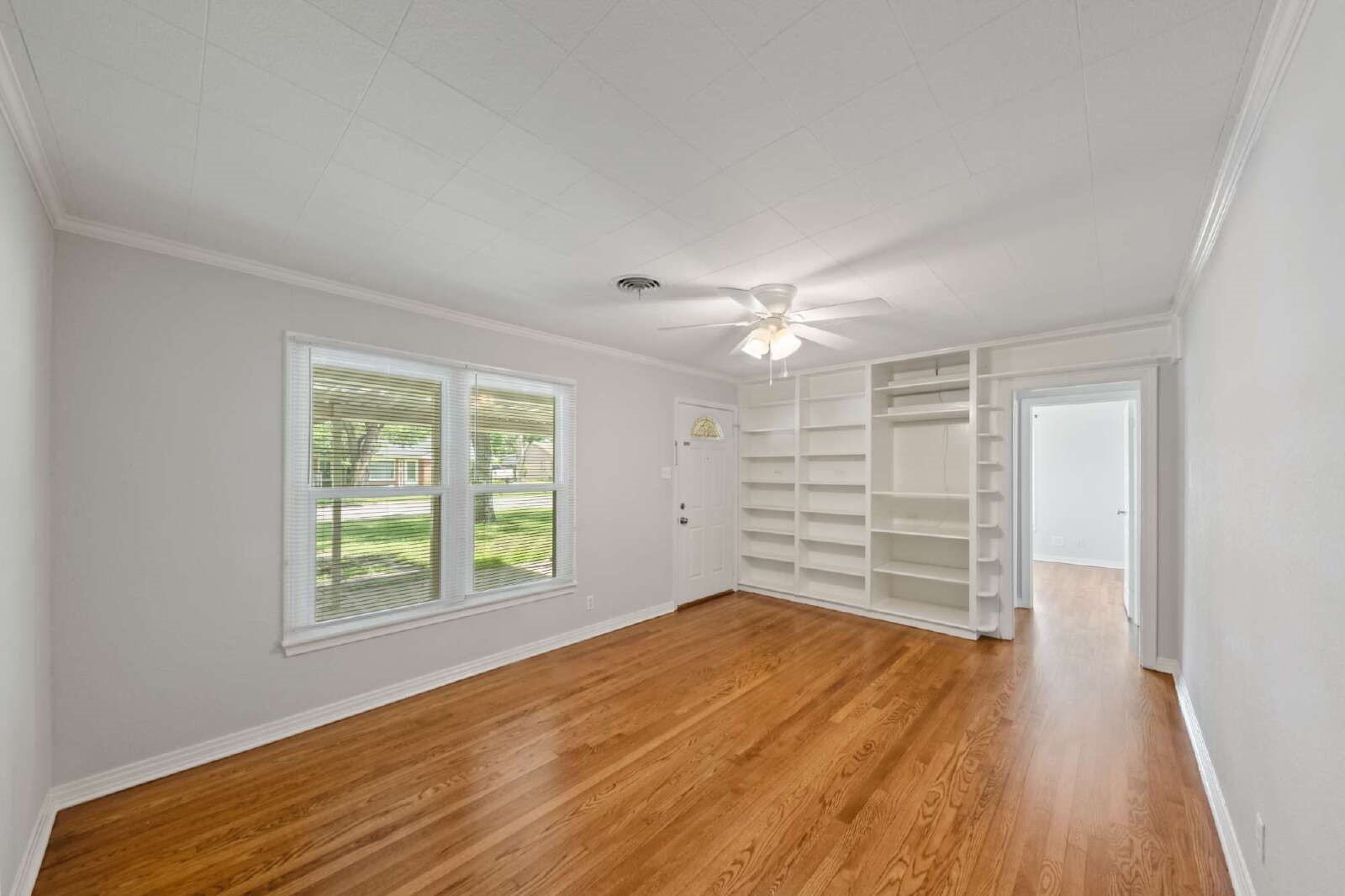 5601 N Schilder Drive River Oaks TX 76114