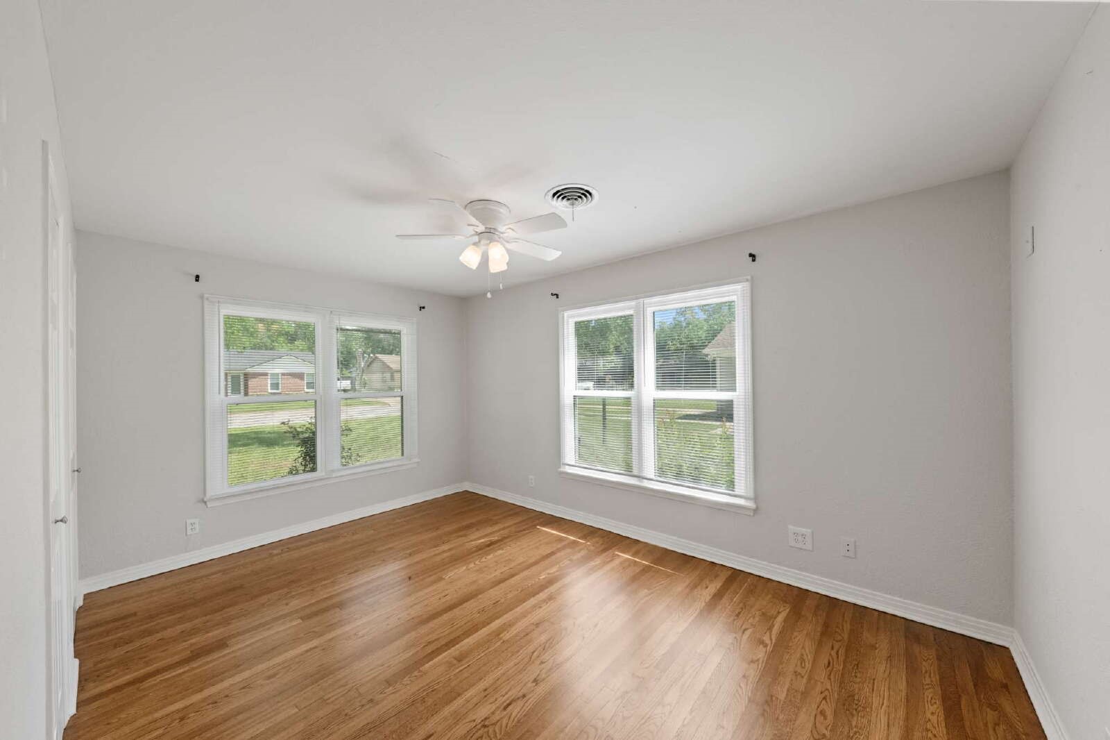 5601 N Schilder Drive River Oaks TX 76114
