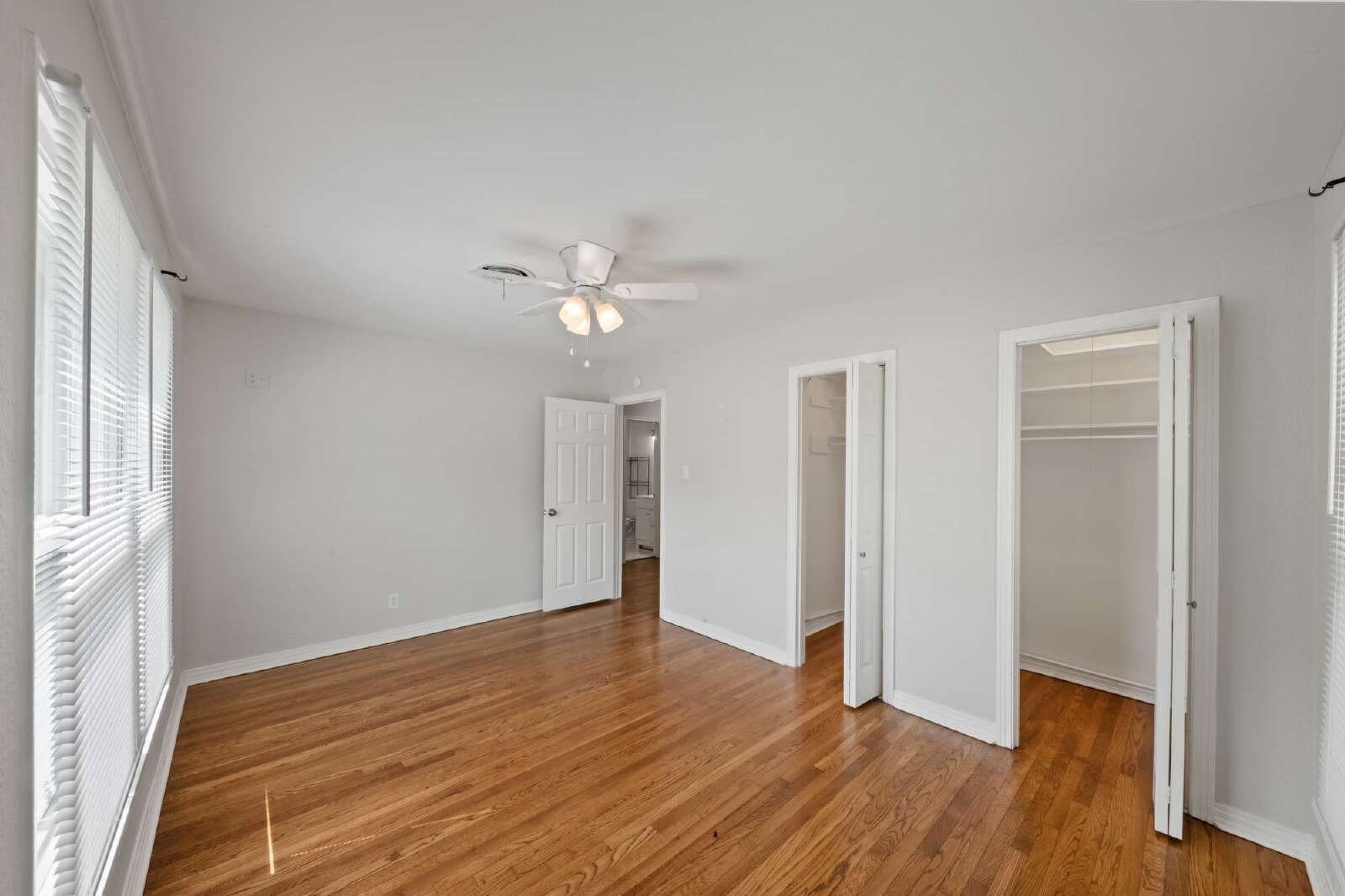 5601 N Schilder Drive River Oaks TX 76114