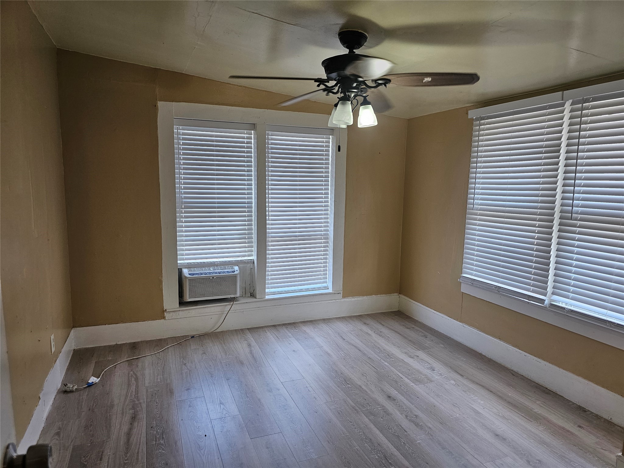1006 Grandview Avenue Dallas TX 75223