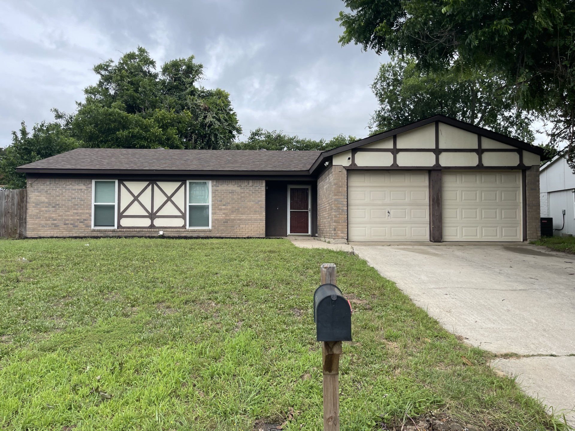3718 French Wood Drive Arlington TX 76016