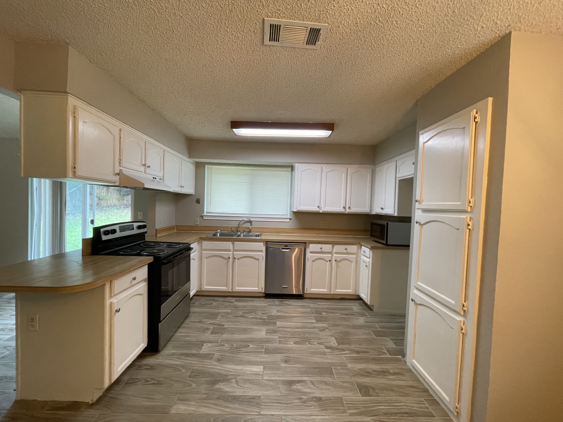 3718 French Wood Drive Arlington TX 76016