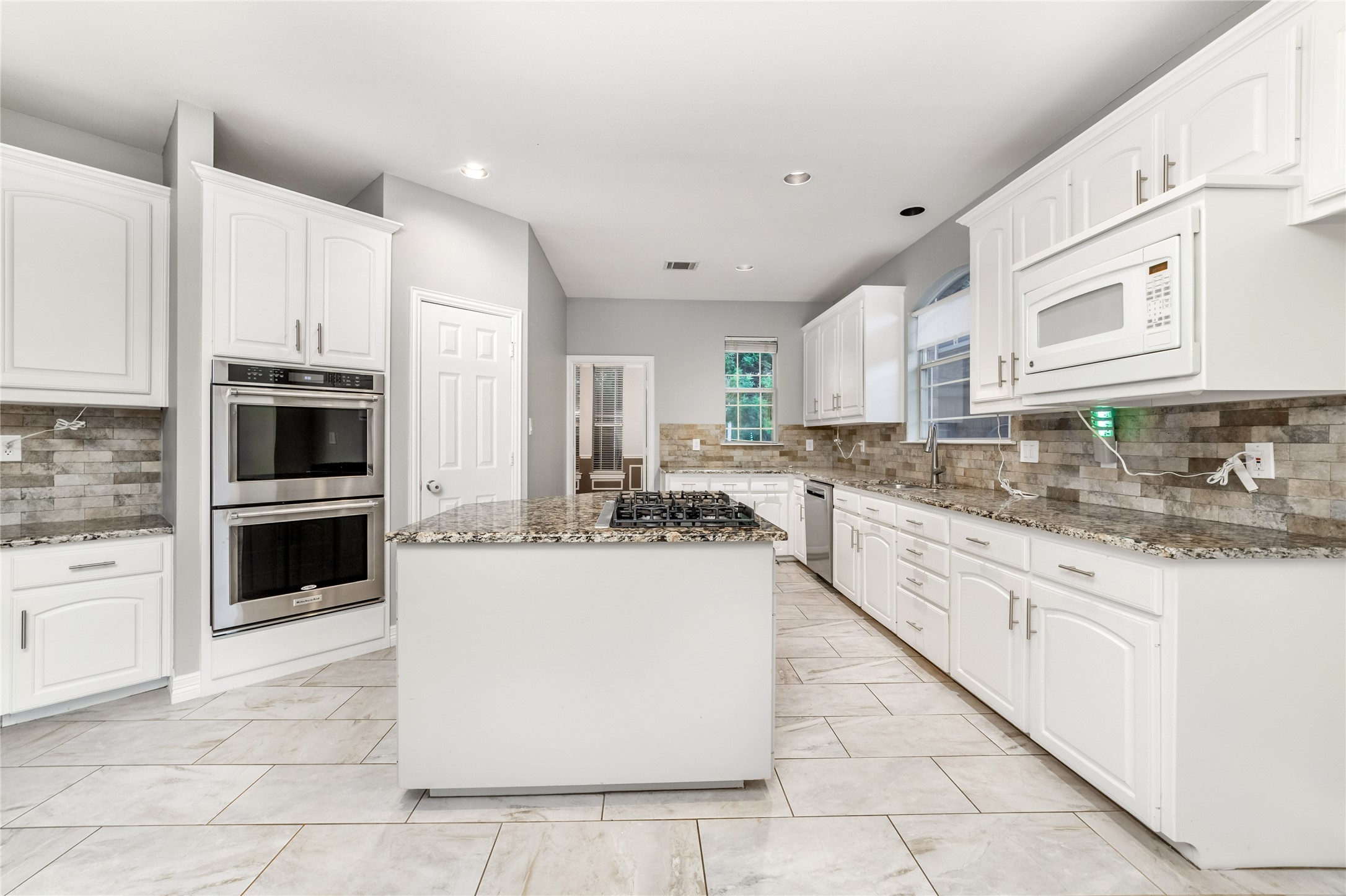 5801 Yeary Road Plano TX 75093