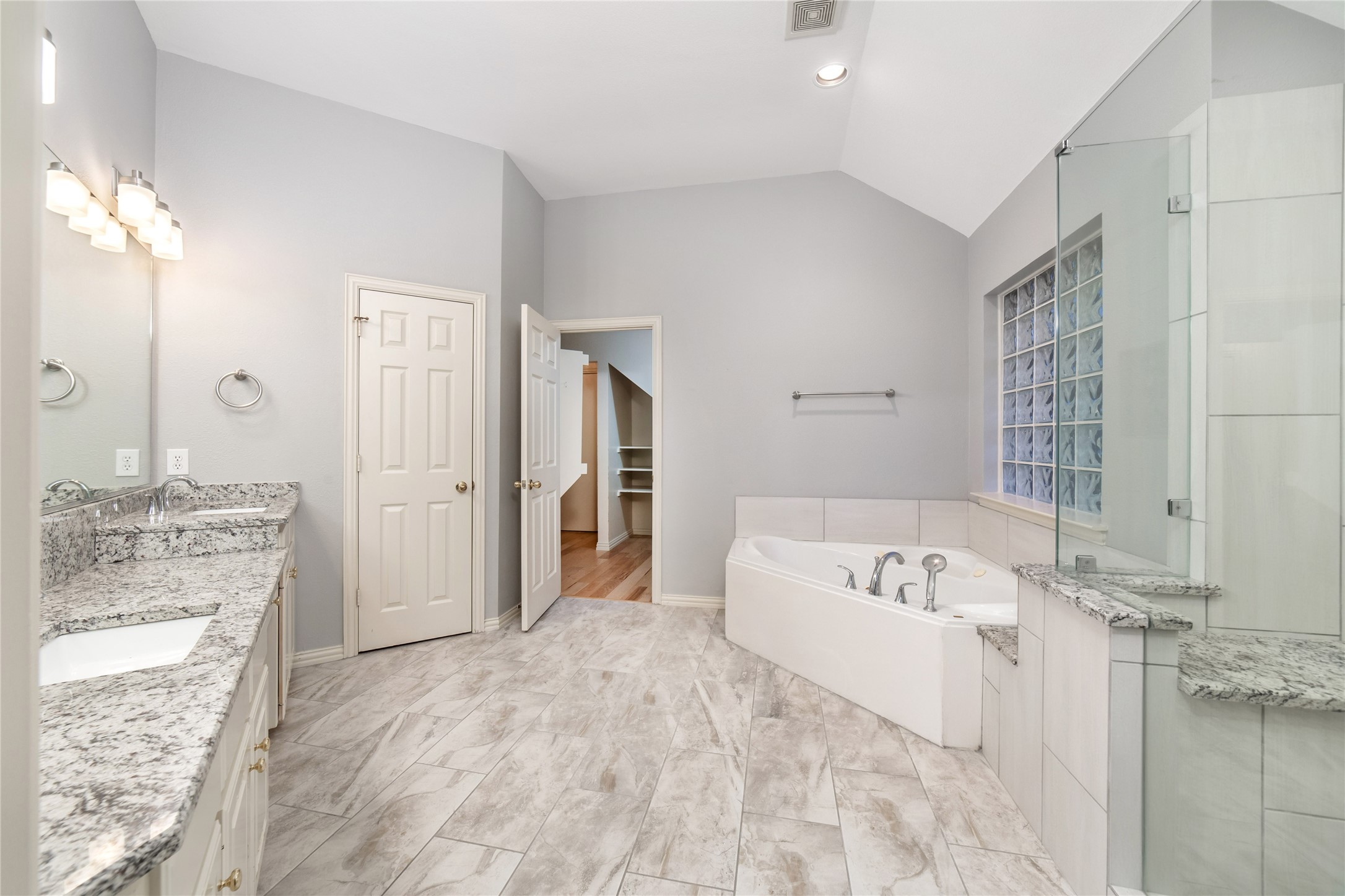 5801 Yeary Road Plano TX 75093