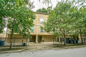 3915 Congress Avenue Dallas TX 75219