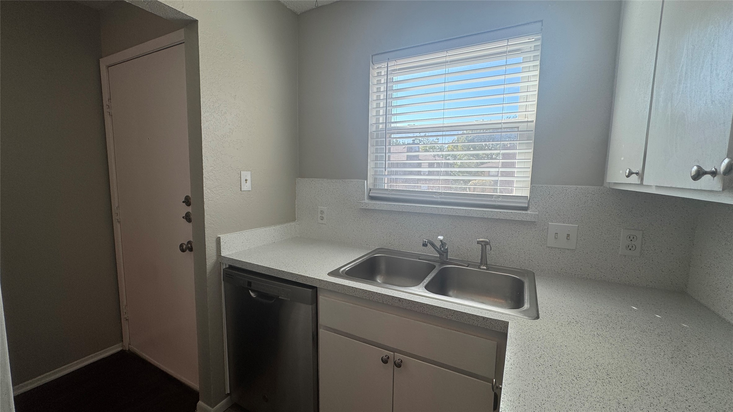 3813 Coates Circle Benbrook TX 76116