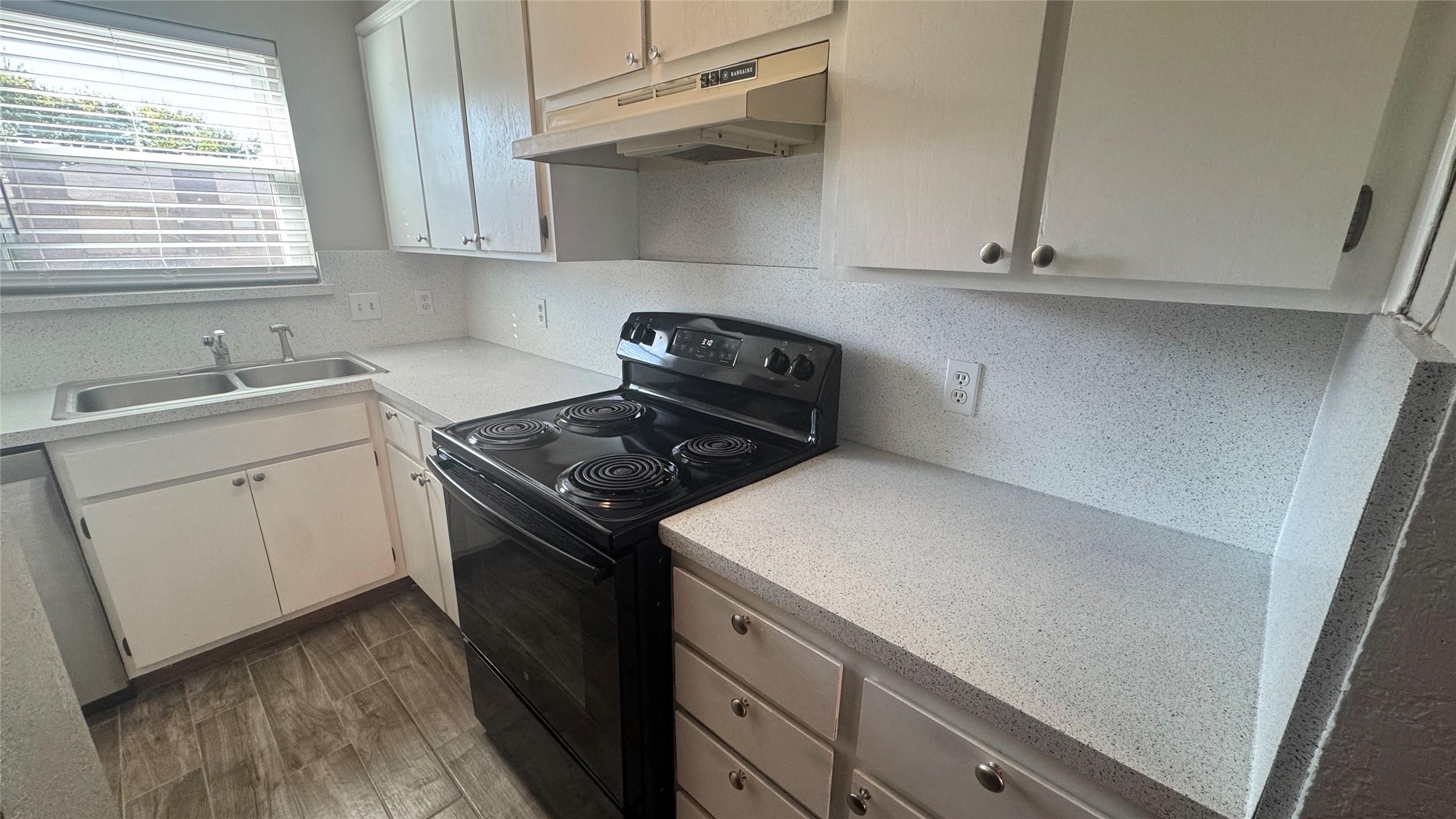 3813 Coates Circle Benbrook TX 76116