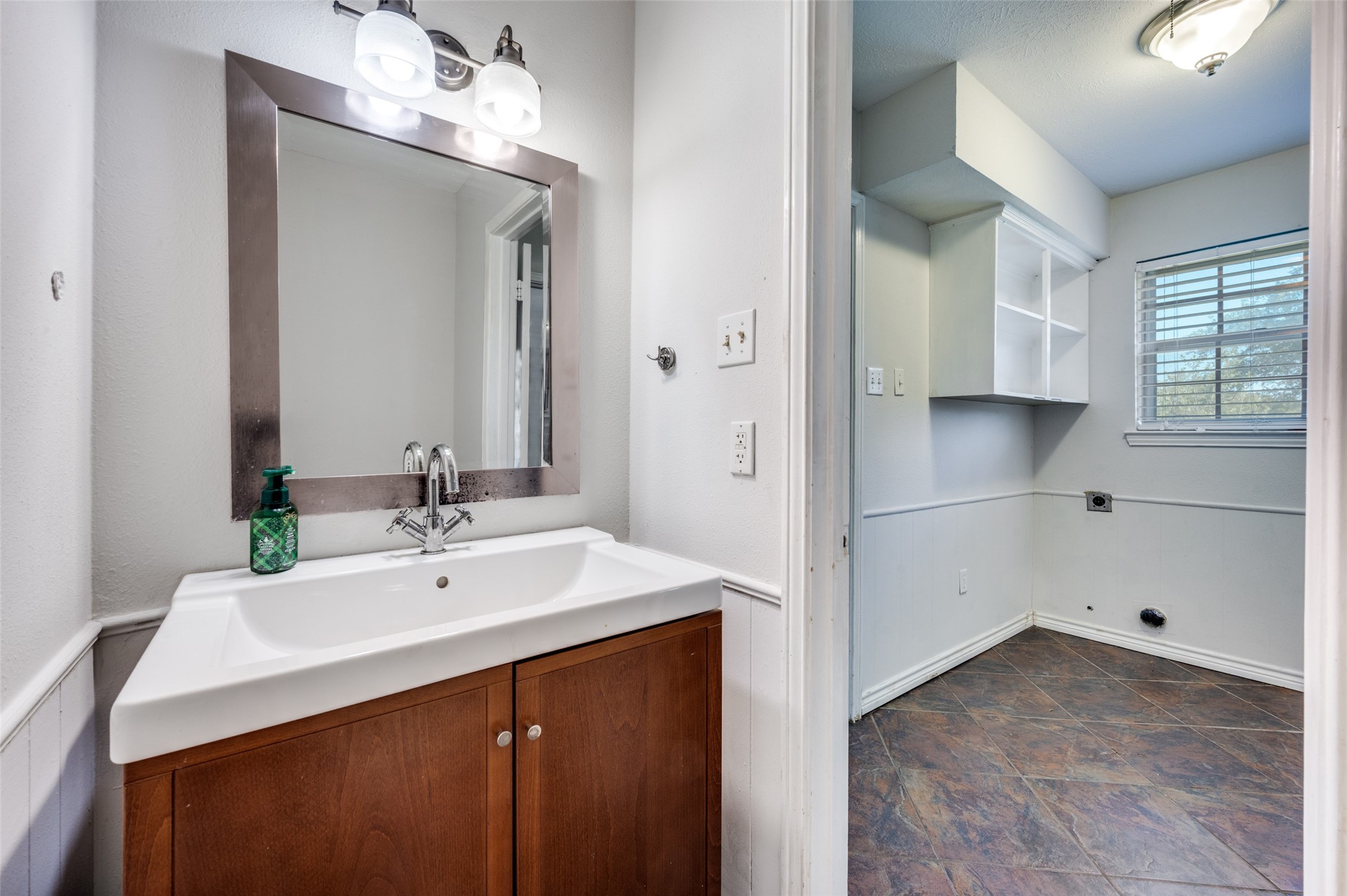 3227 Rolling Knoll Drive Farmers Branch TX 75234