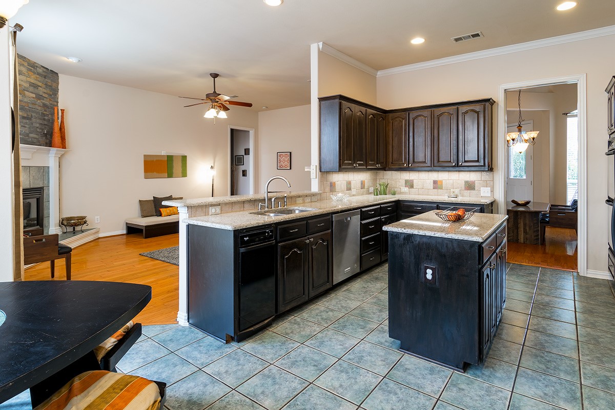 7712 Brookview Court Irving TX 75063
