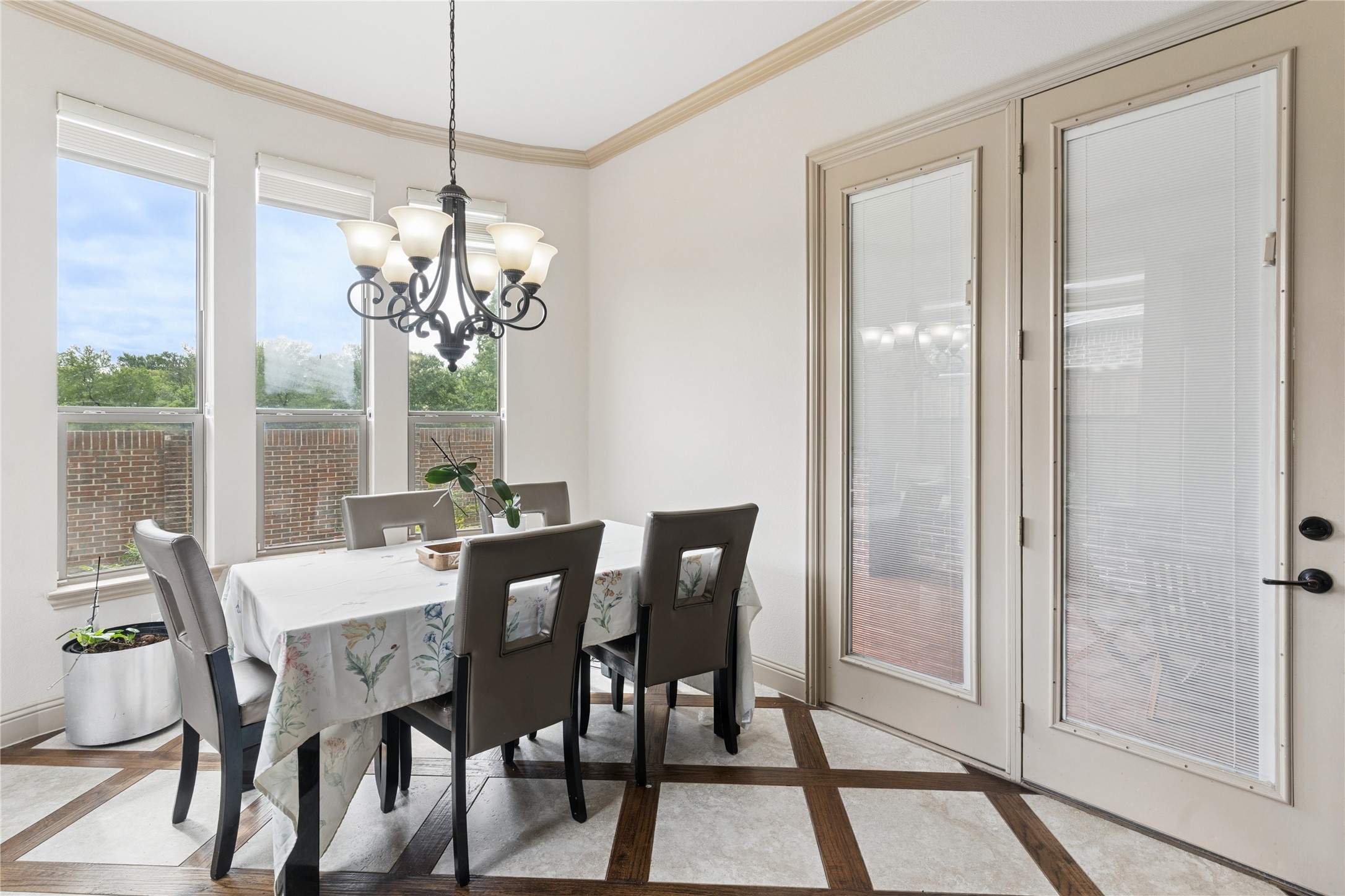 8212 Oakwood Plano TX 75024
