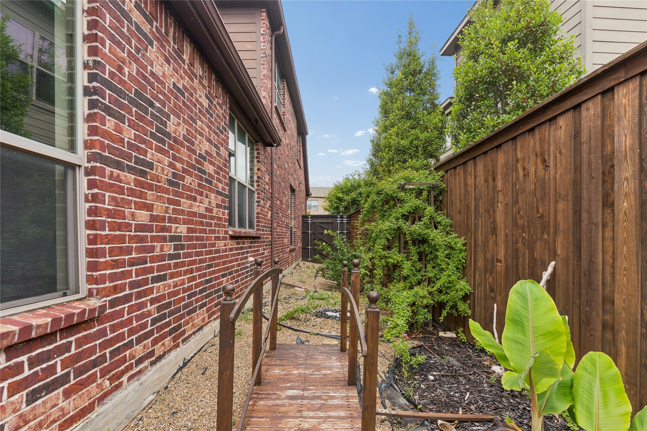 8212 Oakwood Plano TX 75024
