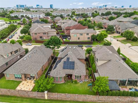 8212 Oakwood Plano TX 75024