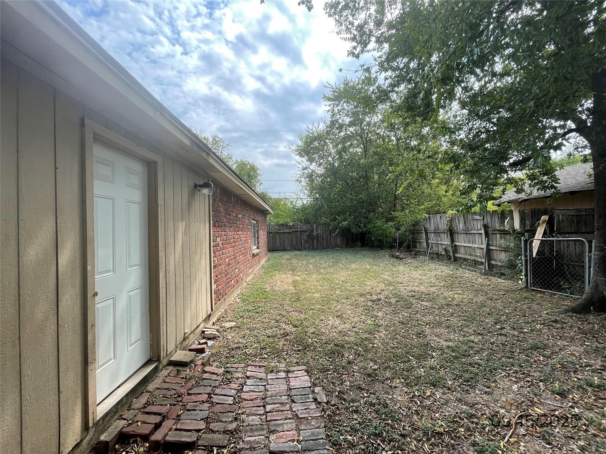 2620 Roberts Cut Off Sansom Park TX 76114