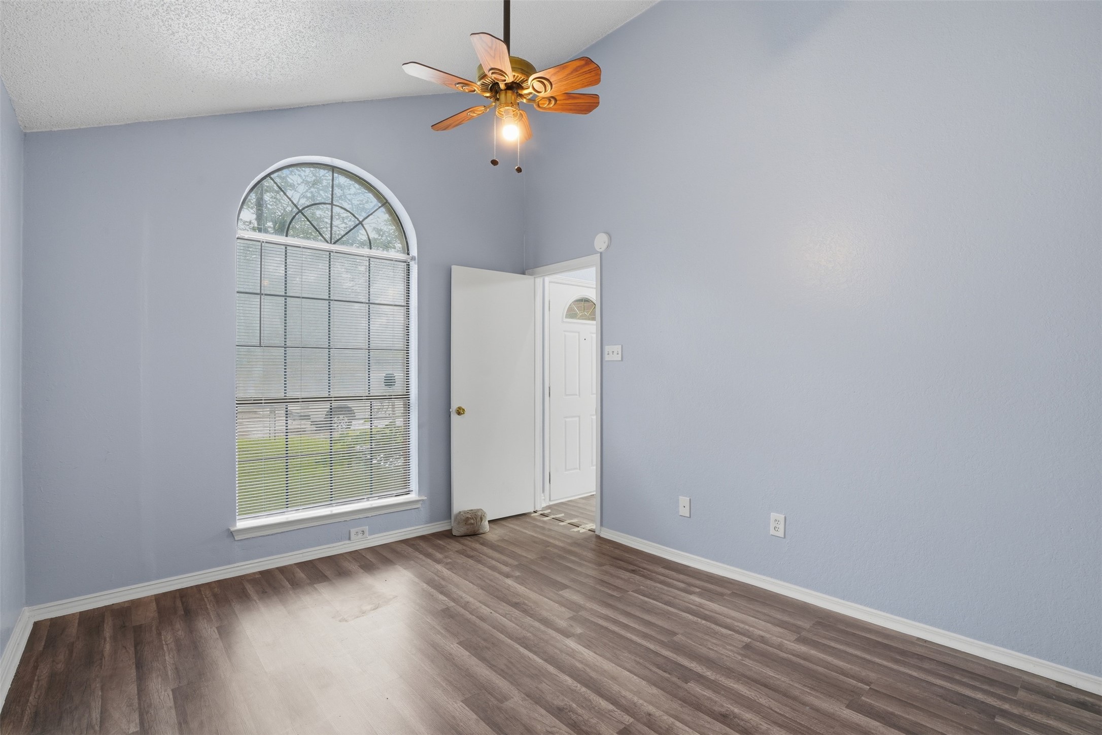 2540 Winter Oak Street Dallas TX 75227