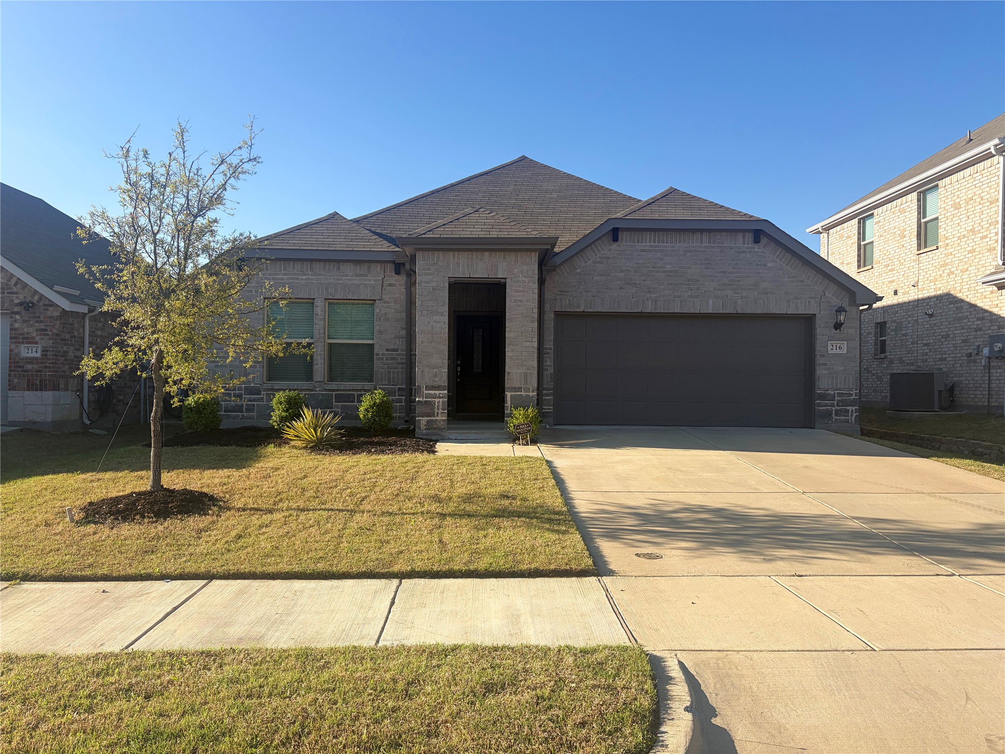216 Luna Lane Lake Dallas TX 75065