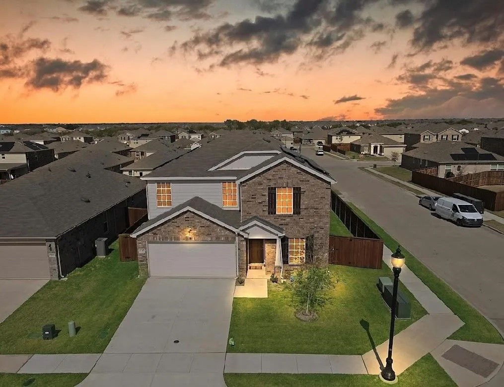 1245 Waggoner Drive Aubrey TX 76227