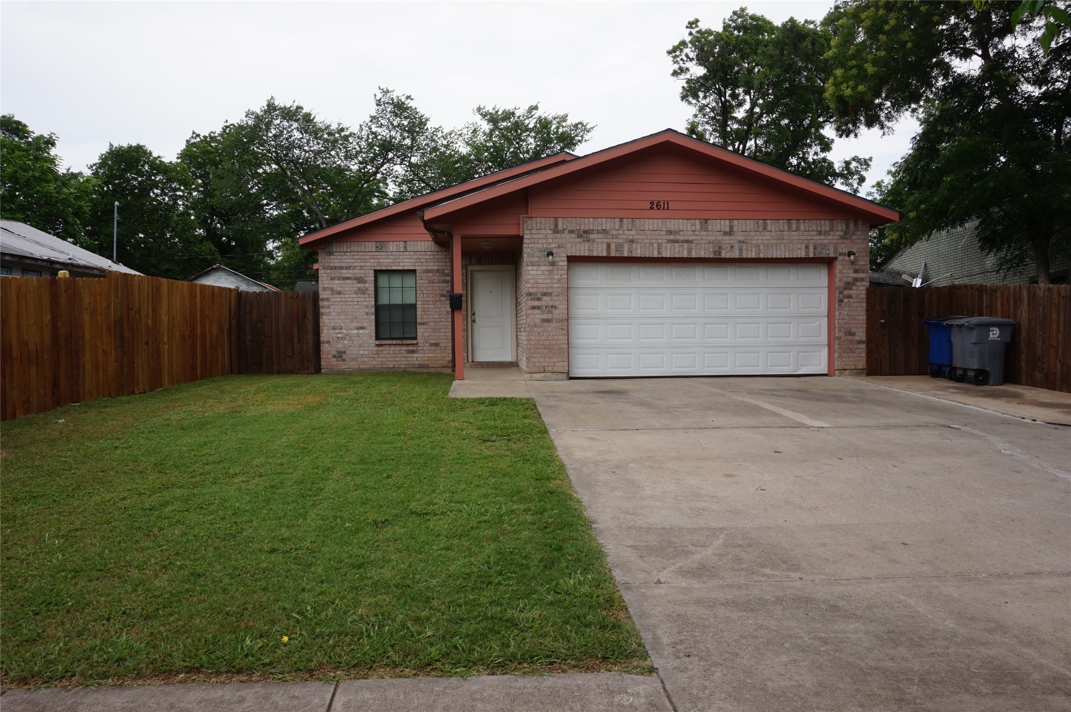 2611 Fernwood Avenue Dallas TX 75216