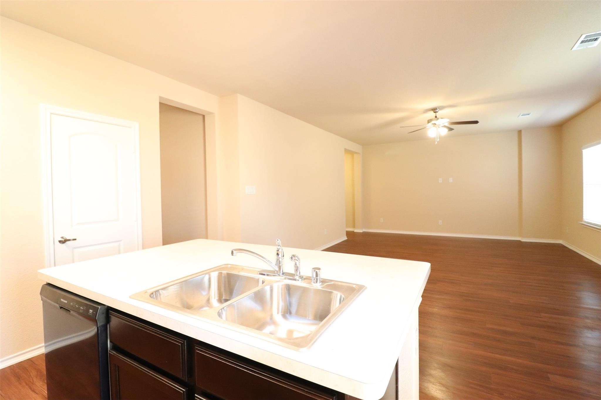 232 Michelle Drive Grand Prairie TX 75051
