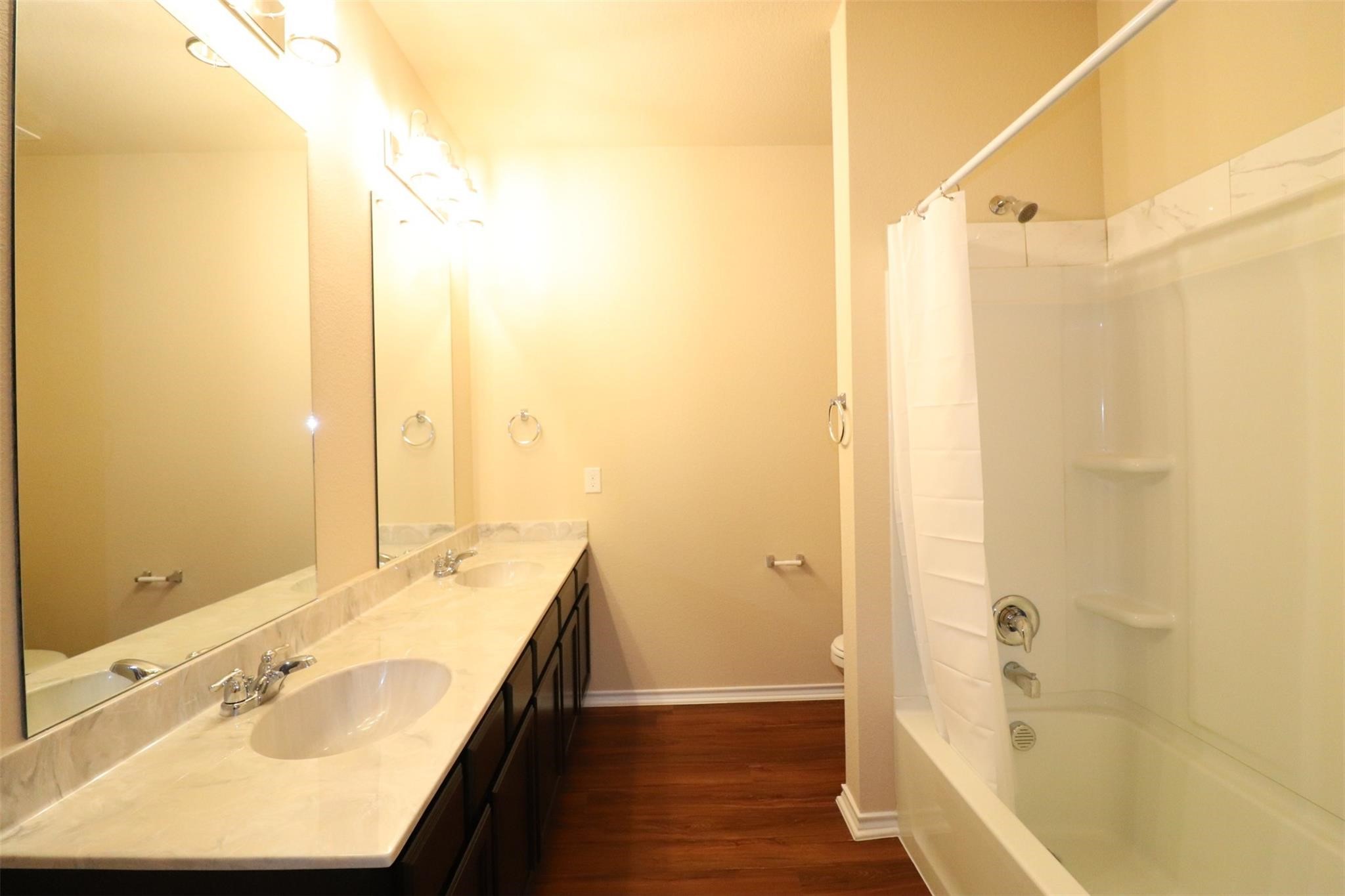 232 Michelle Drive Grand Prairie TX 75051