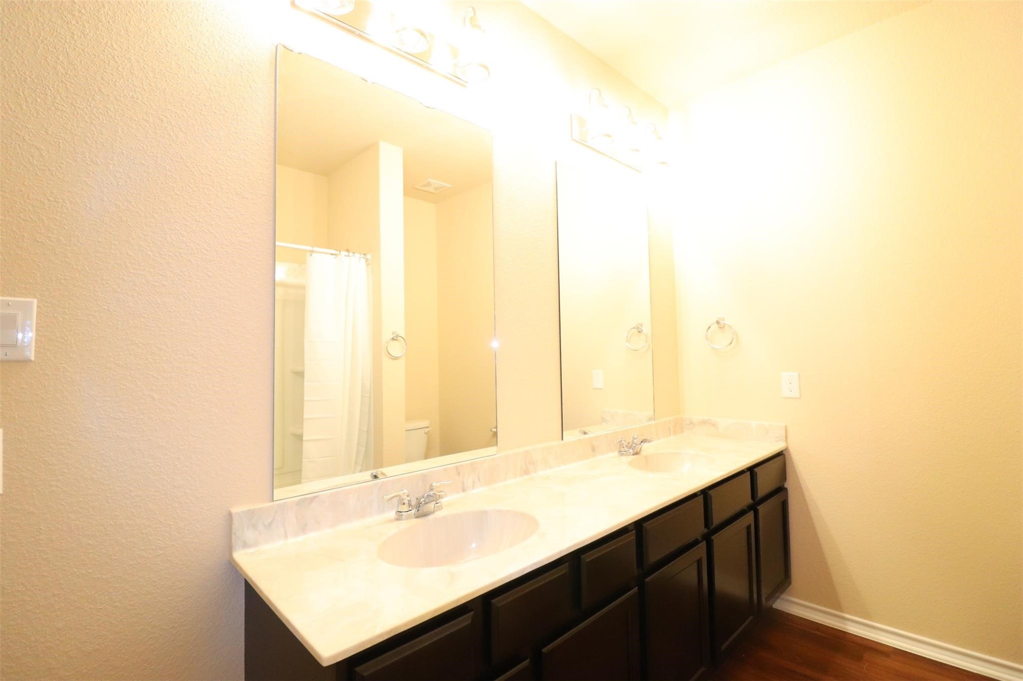 232 Michelle Drive Grand Prairie TX 75051