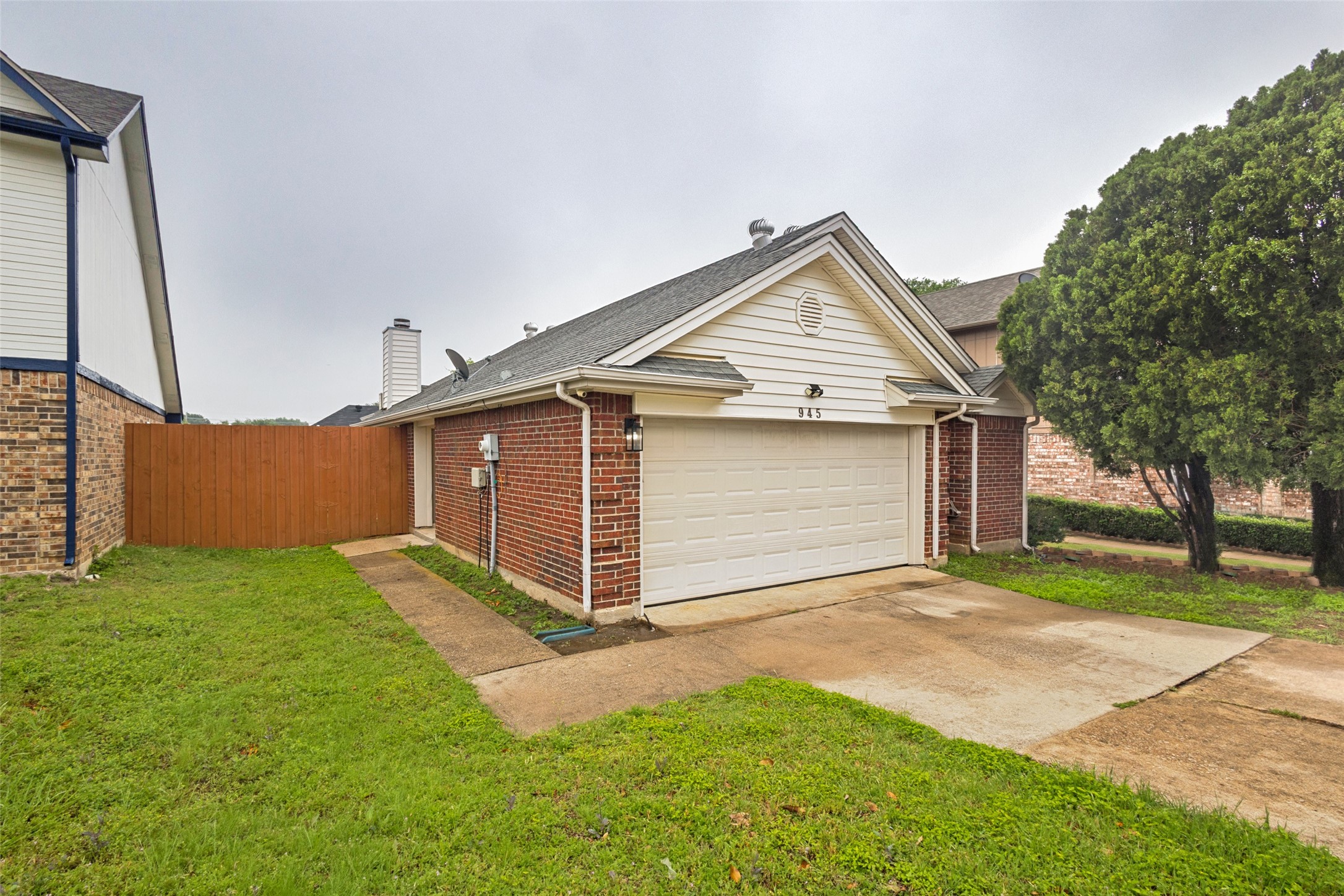 945 Ramblewood Drive Lewisville TX 75067