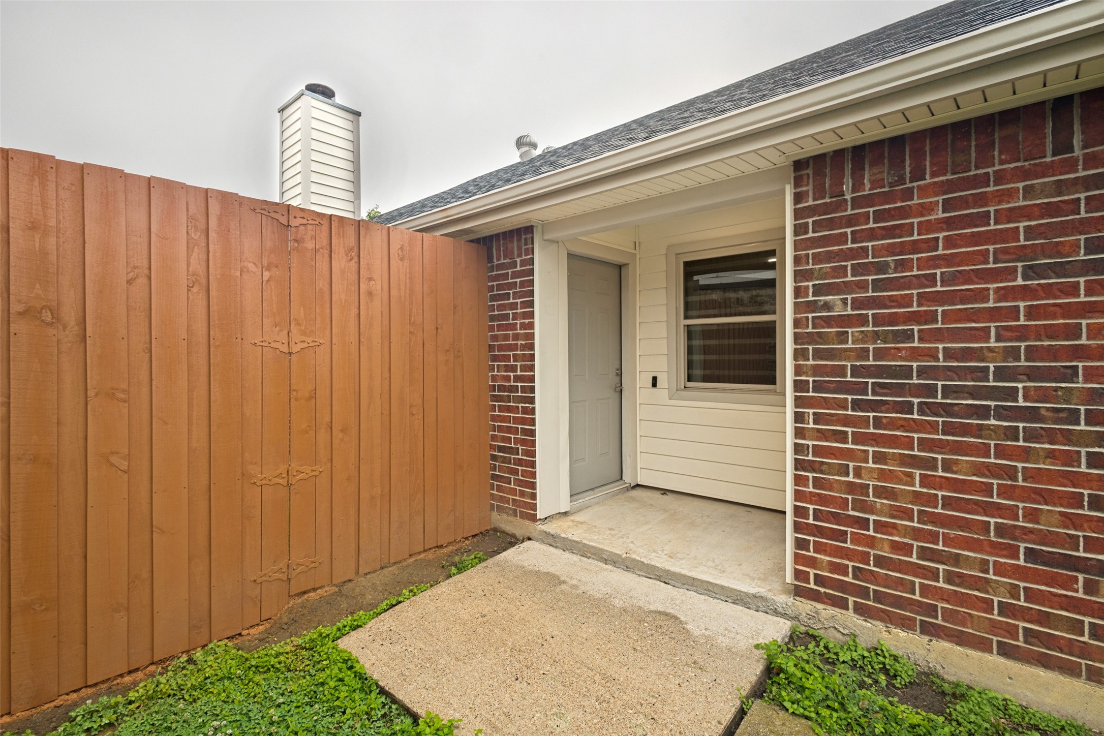 945 Ramblewood Drive Lewisville TX 75067