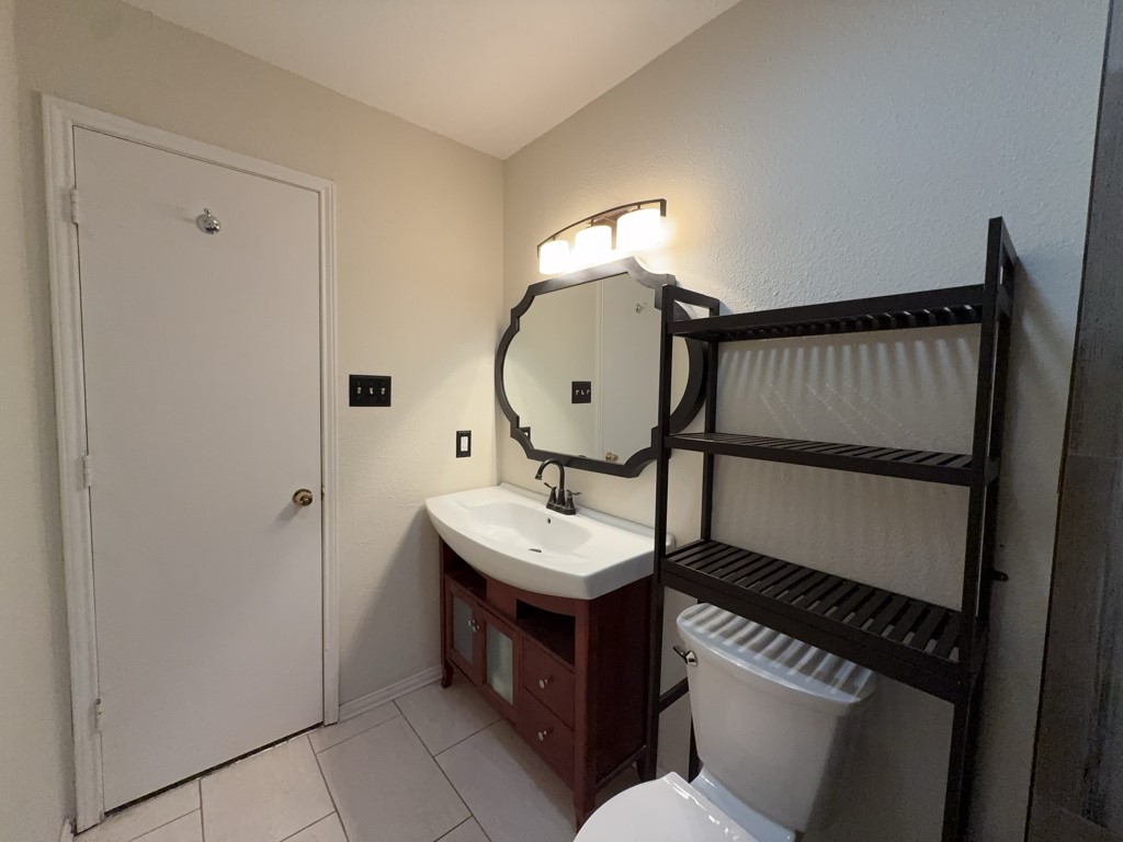 6415 Elm Springs Drive Arlington TX 76001