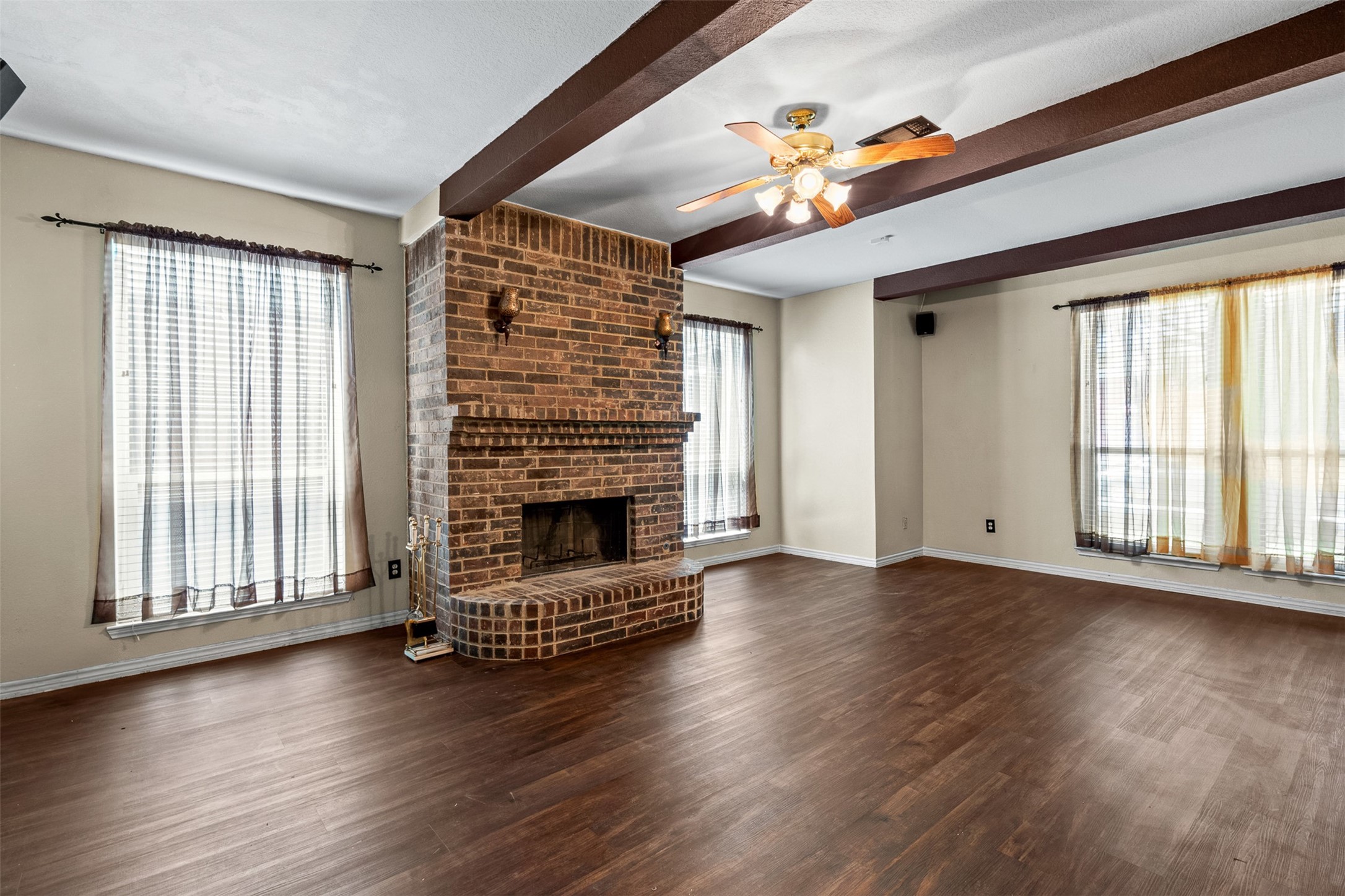 2713 Water Oak Drive Grand Prairie TX 75052