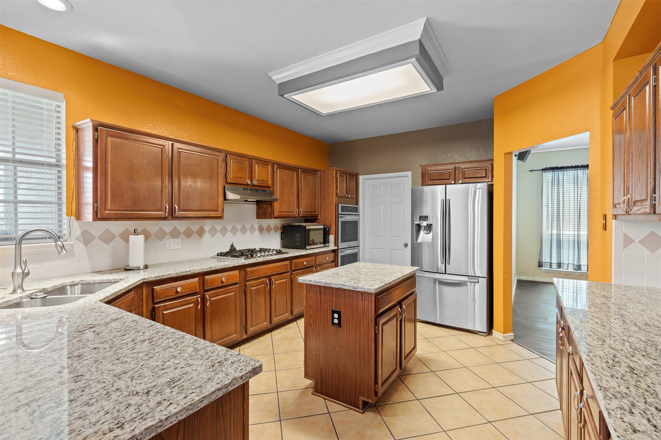 2713 Water Oak Drive Grand Prairie TX 75052