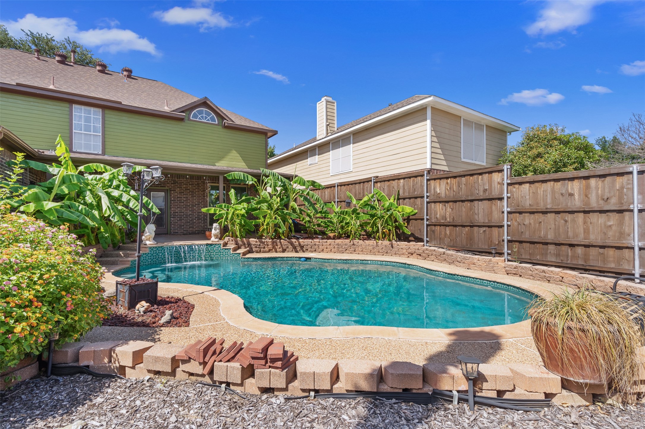 2713 Water Oak Drive Grand Prairie TX 75052
