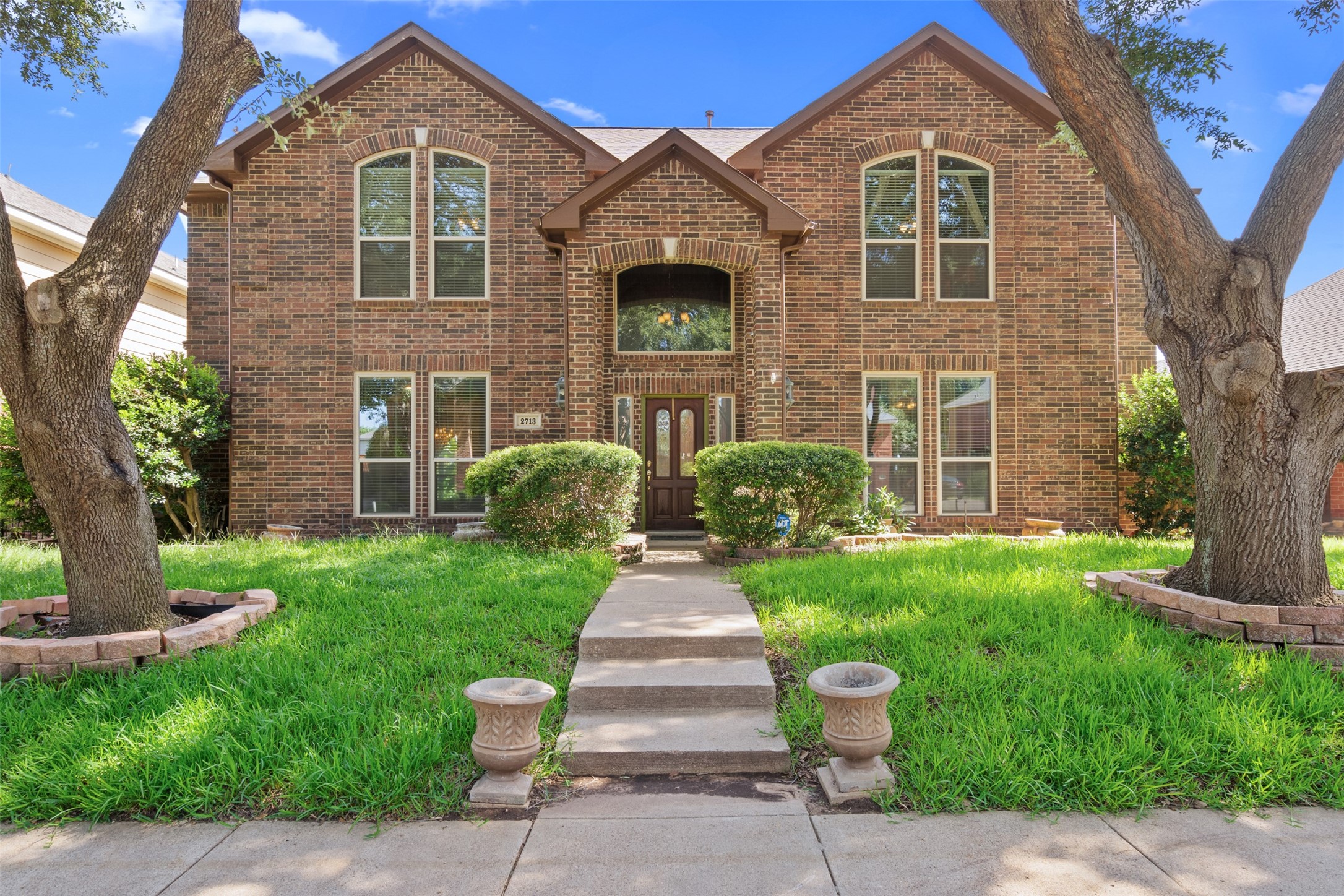 2713 Water Oak Drive Grand Prairie TX 75052