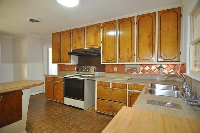 402 E Carolyn Drive Garland TX 75041