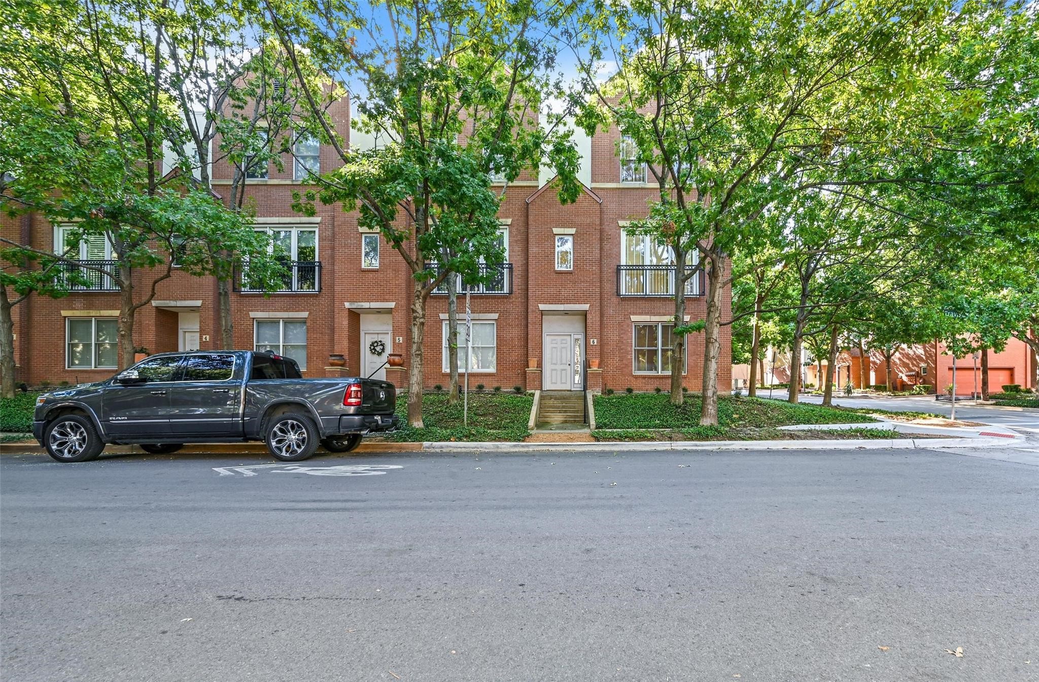 3250 Cambrick Street Dallas TX 75204