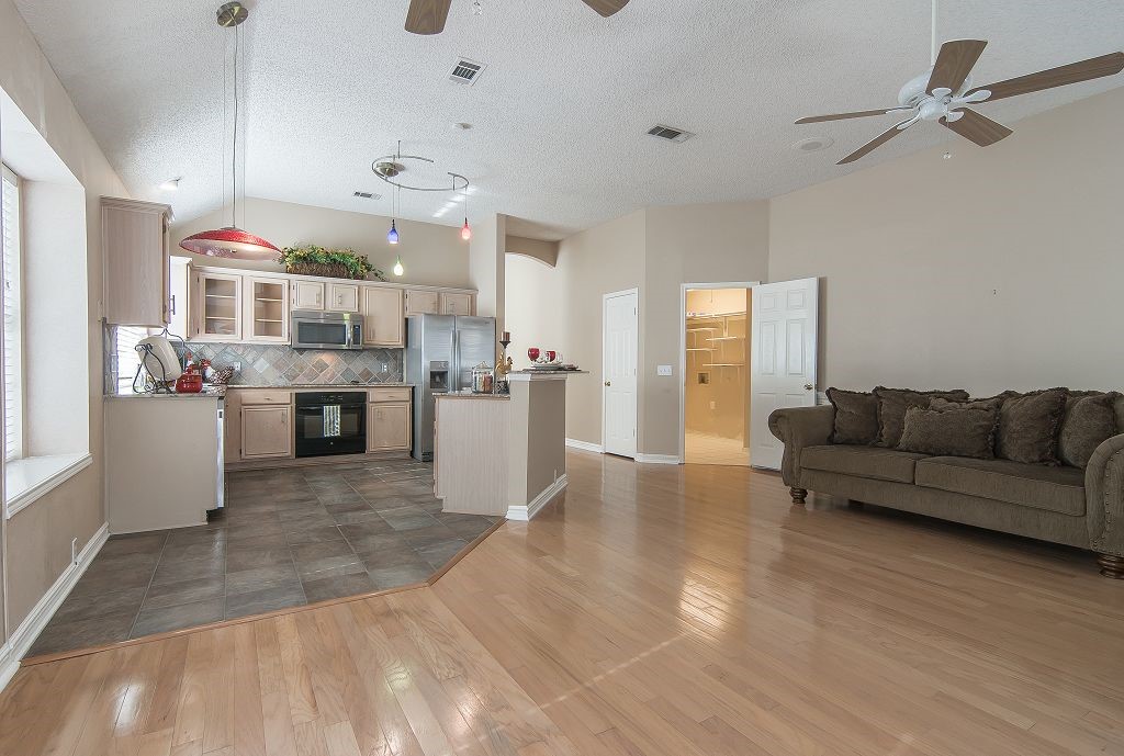 10212 Waters Drive Irving TX 75063