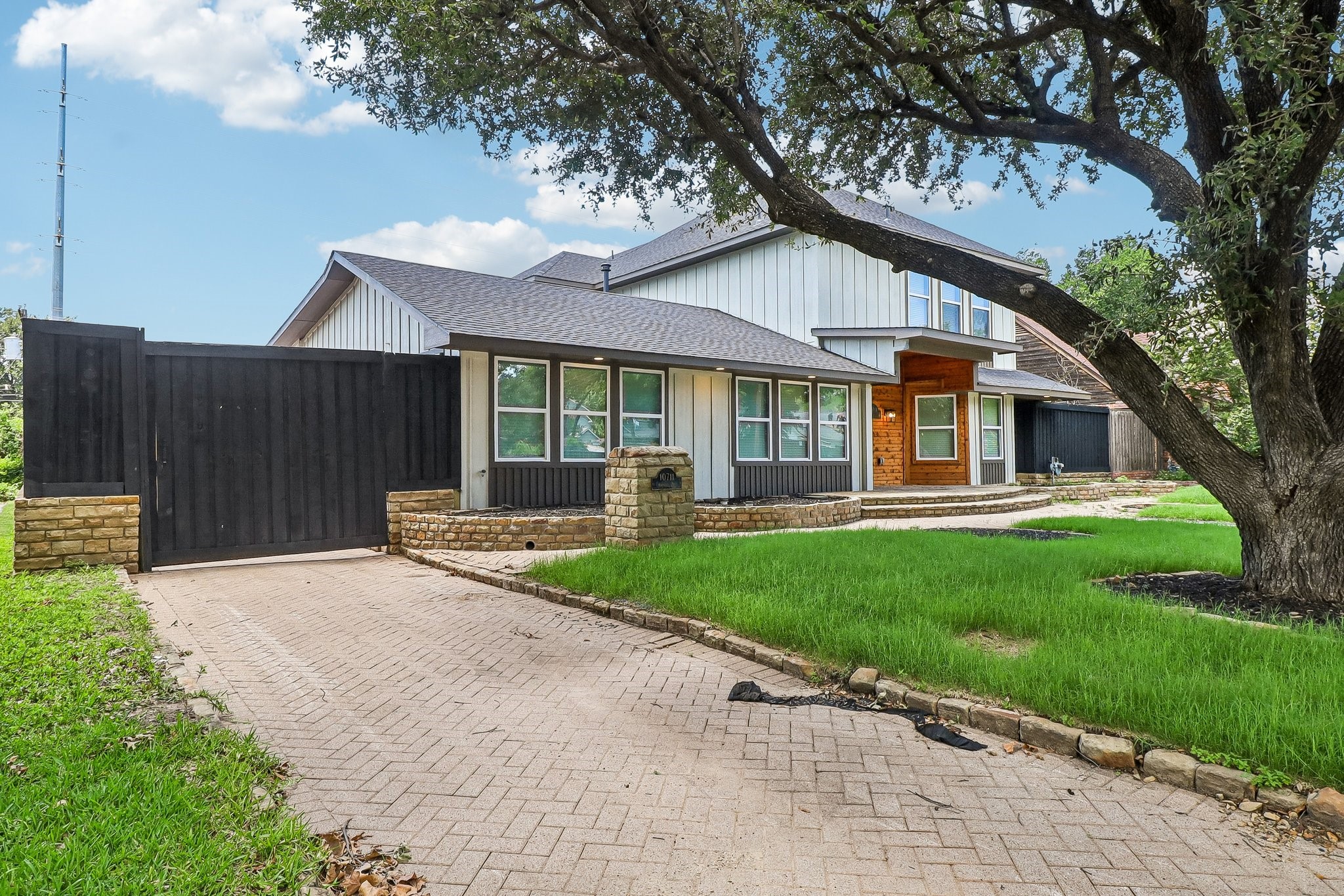 10711 Cromwell Drive Dallas TX 75229