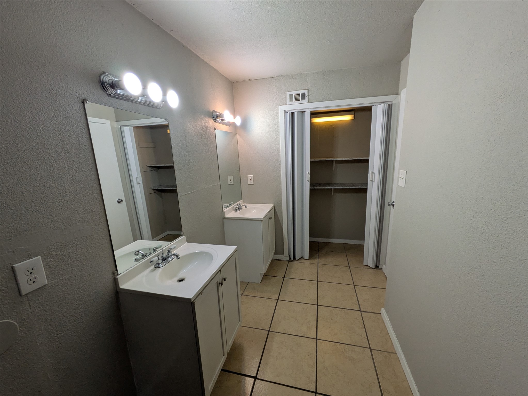 9575 Gonzales Drive Dallas TX 75227