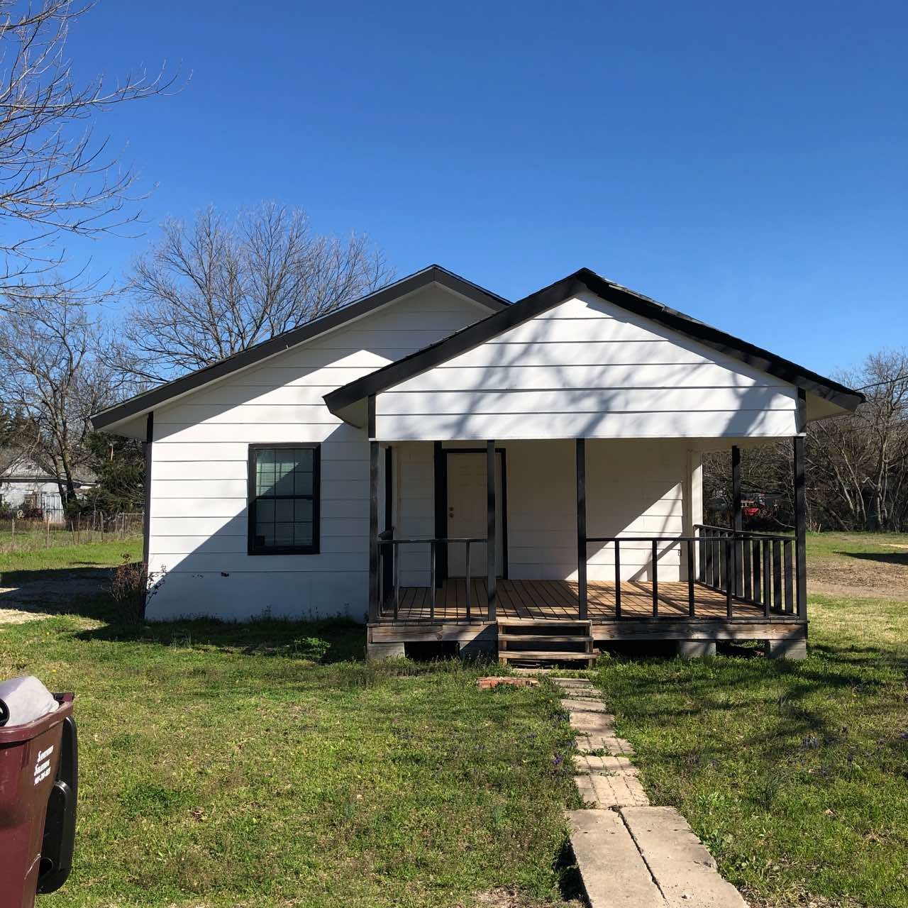 406 E Grayson Street Leonard TX 75452