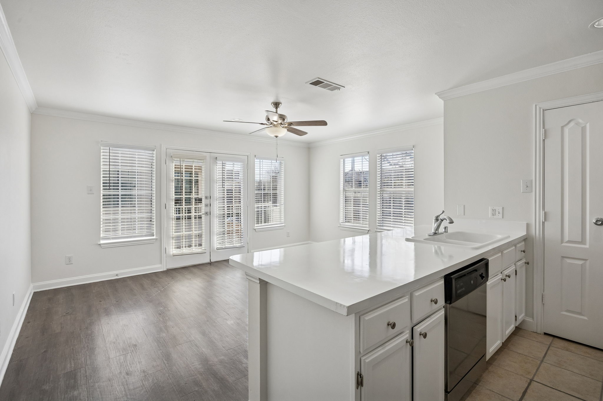 4125 Holland Avenue Dallas TX 75219