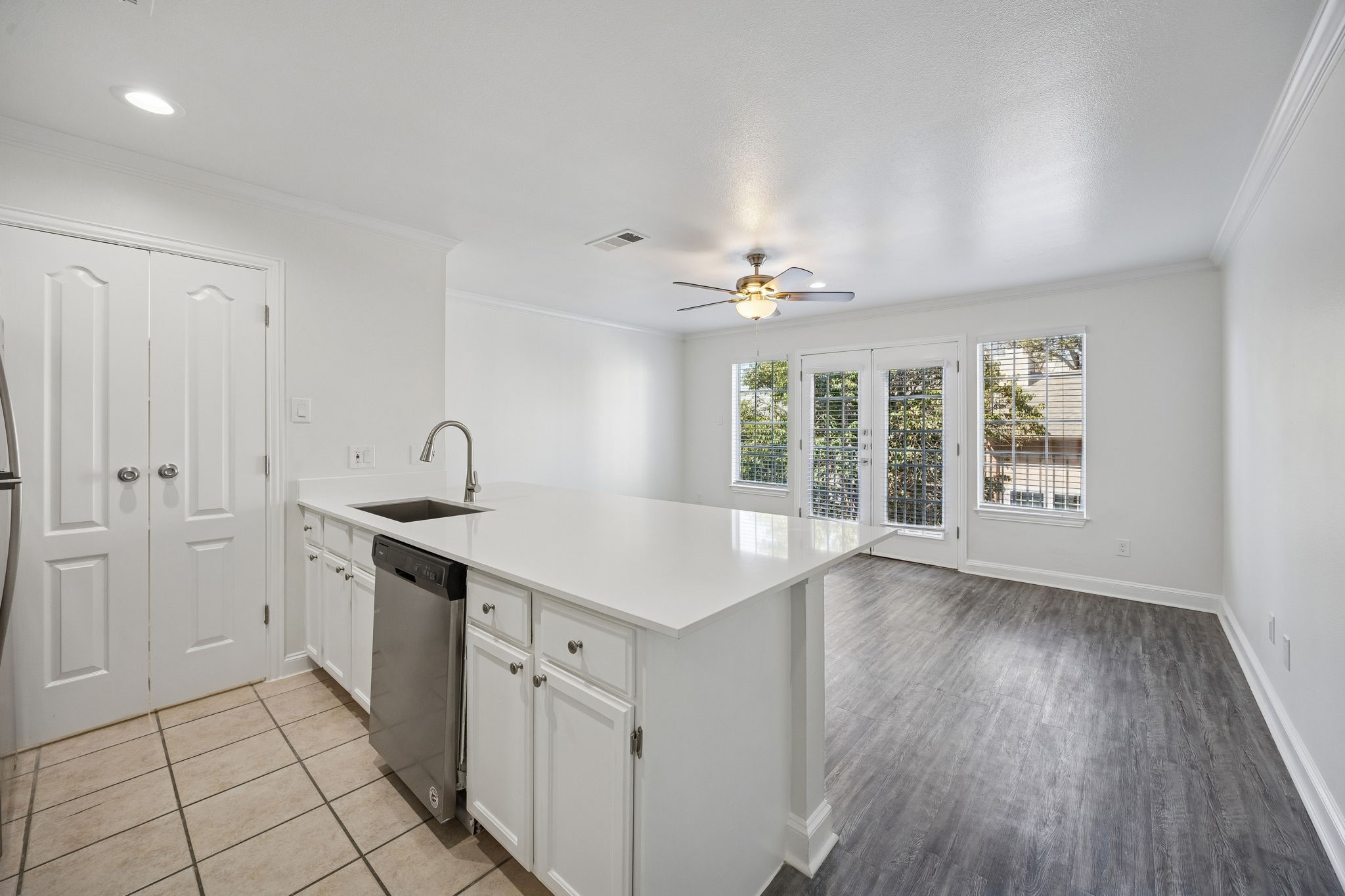 4125 Holland Avenue Dallas TX 75219
