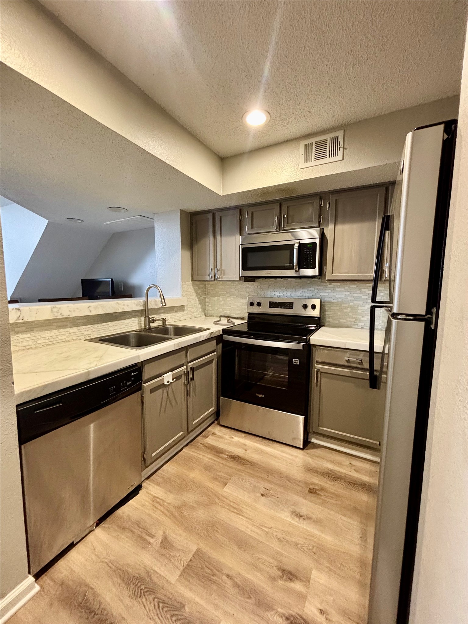 2301 Basil Drive Arlington TX 76006