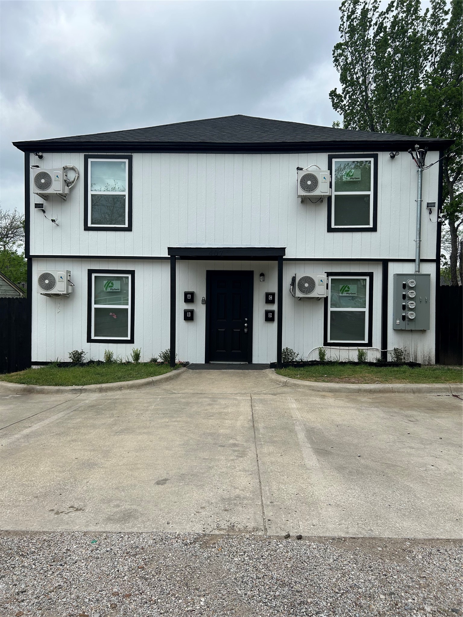 407 N Justin Avenue Dallas TX 75211