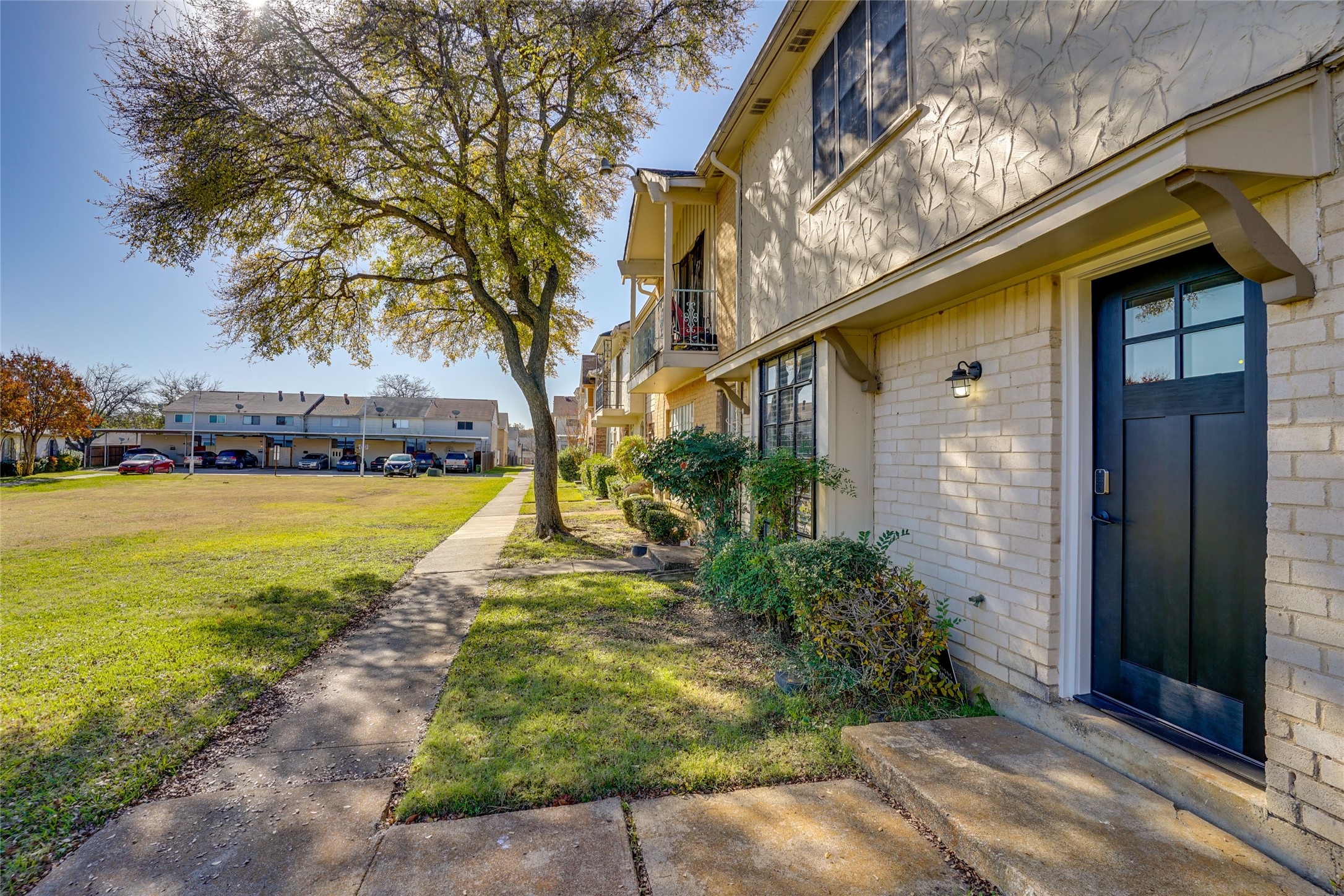 42 W Creek Lane Grand Prairie TX 75052