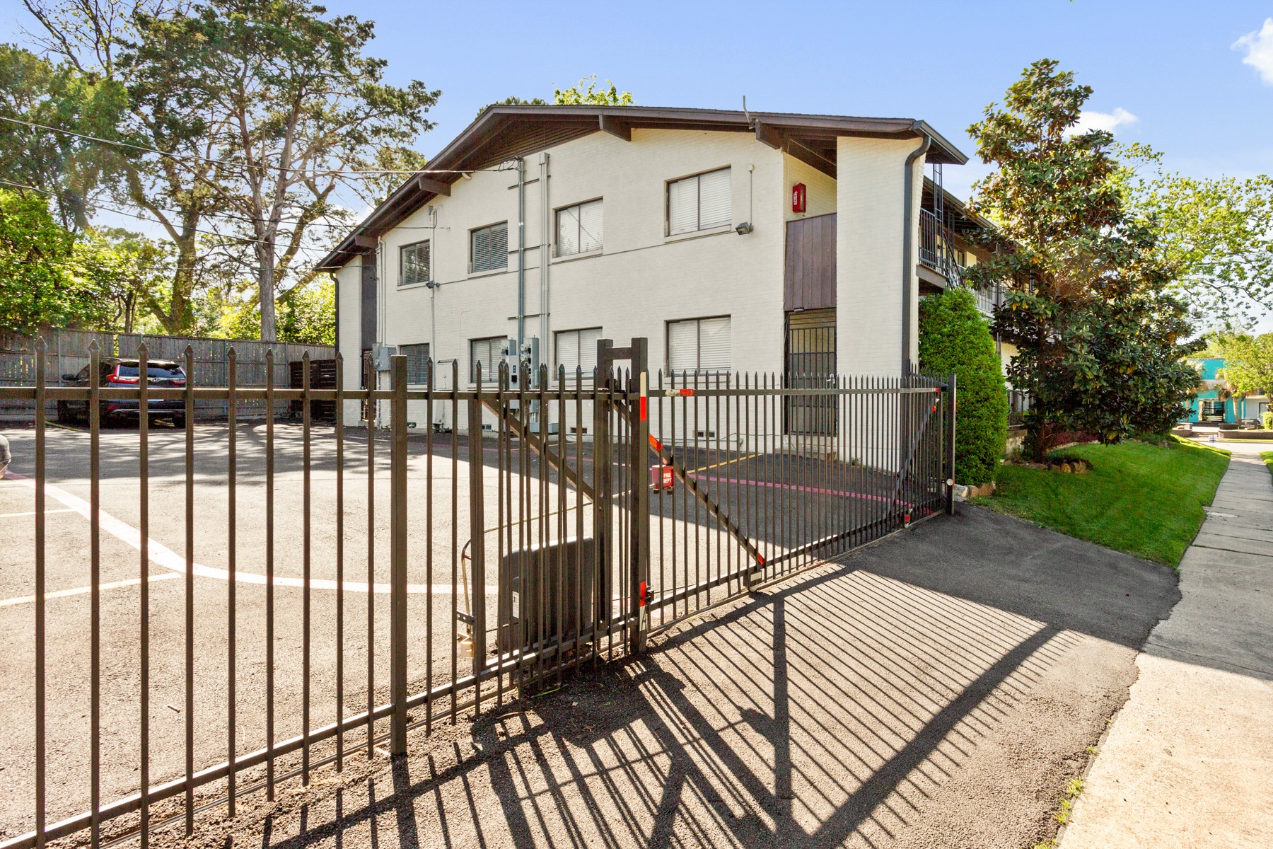 5722 Gaston Avenue Dallas TX 75214